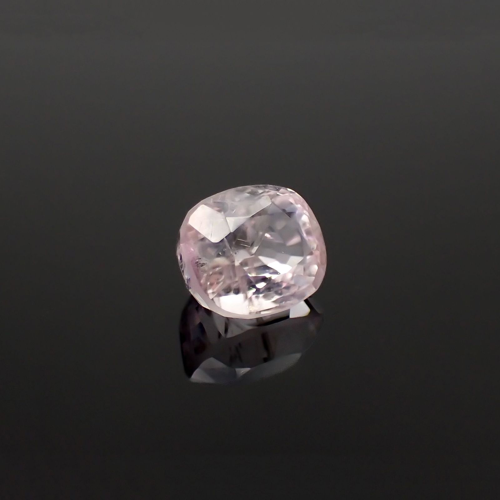 ポードレッタイト(宝石名ポードレッタイト)ビルマ産 ソ付(彩珠) 1.372ct / 6.9x6mm前後 [260722816]