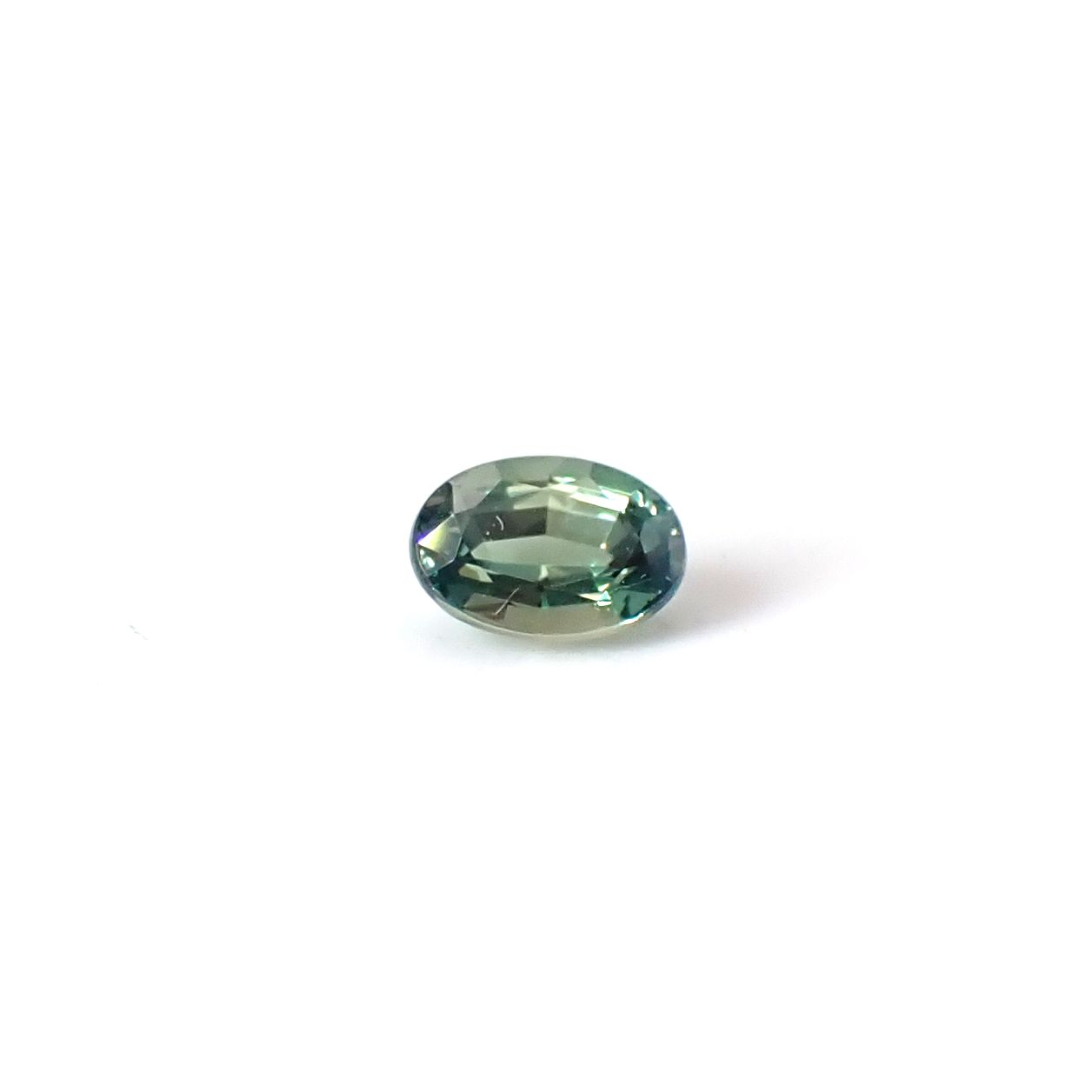 アレキサンドライト ブラジル産 EmeraldMains社製 0.23ct / 4.3x3mm前後 [260131571]