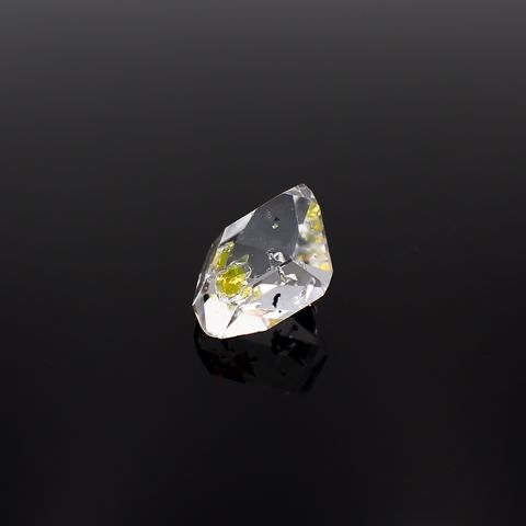 オイルインクォーツ原石 パキスタン産 5.39ct / 13.4x10.1mm前後 [231224719]