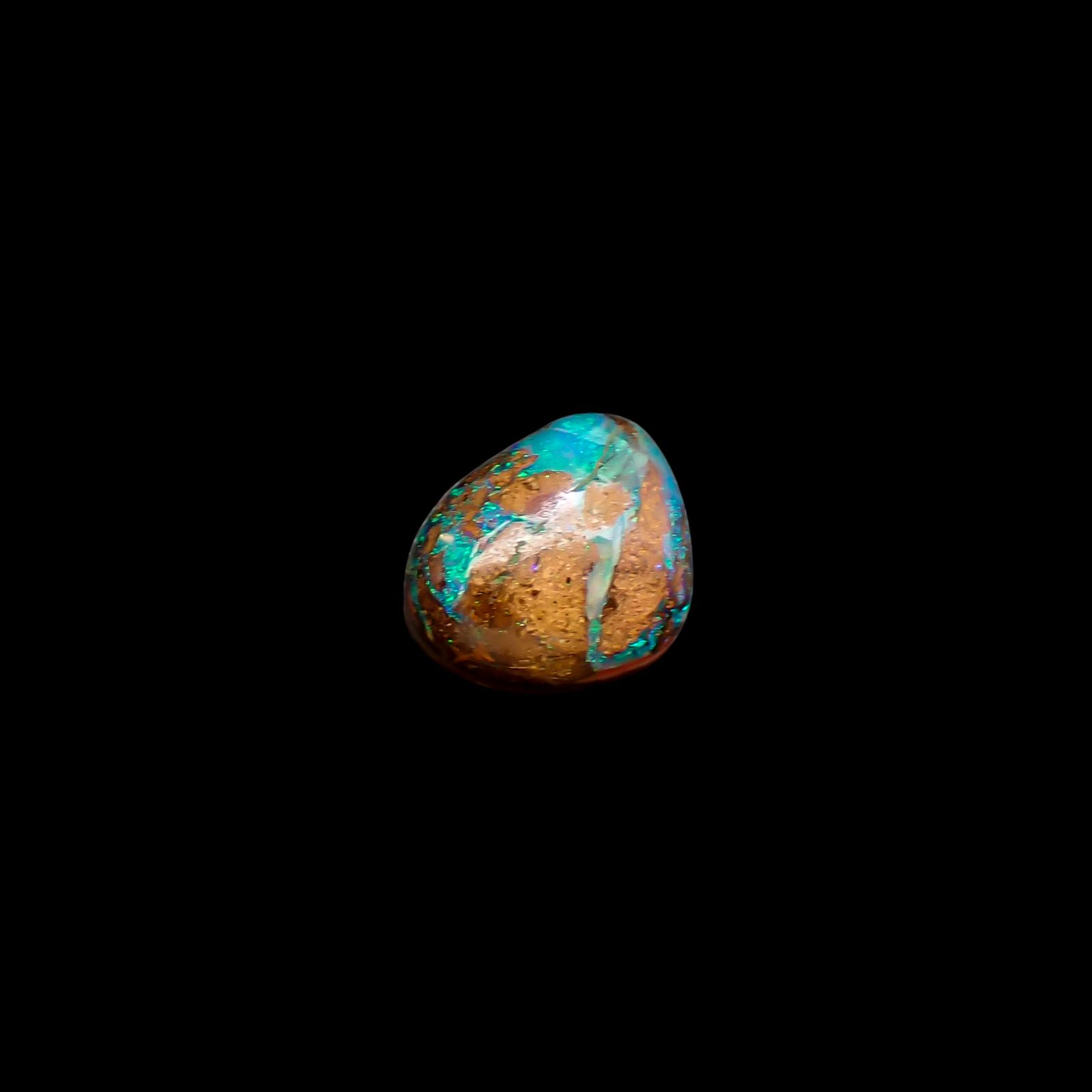 ボルダーオパール オーストラリア産 1.86ct / 7.7x6.9mm前後 [260933073]
