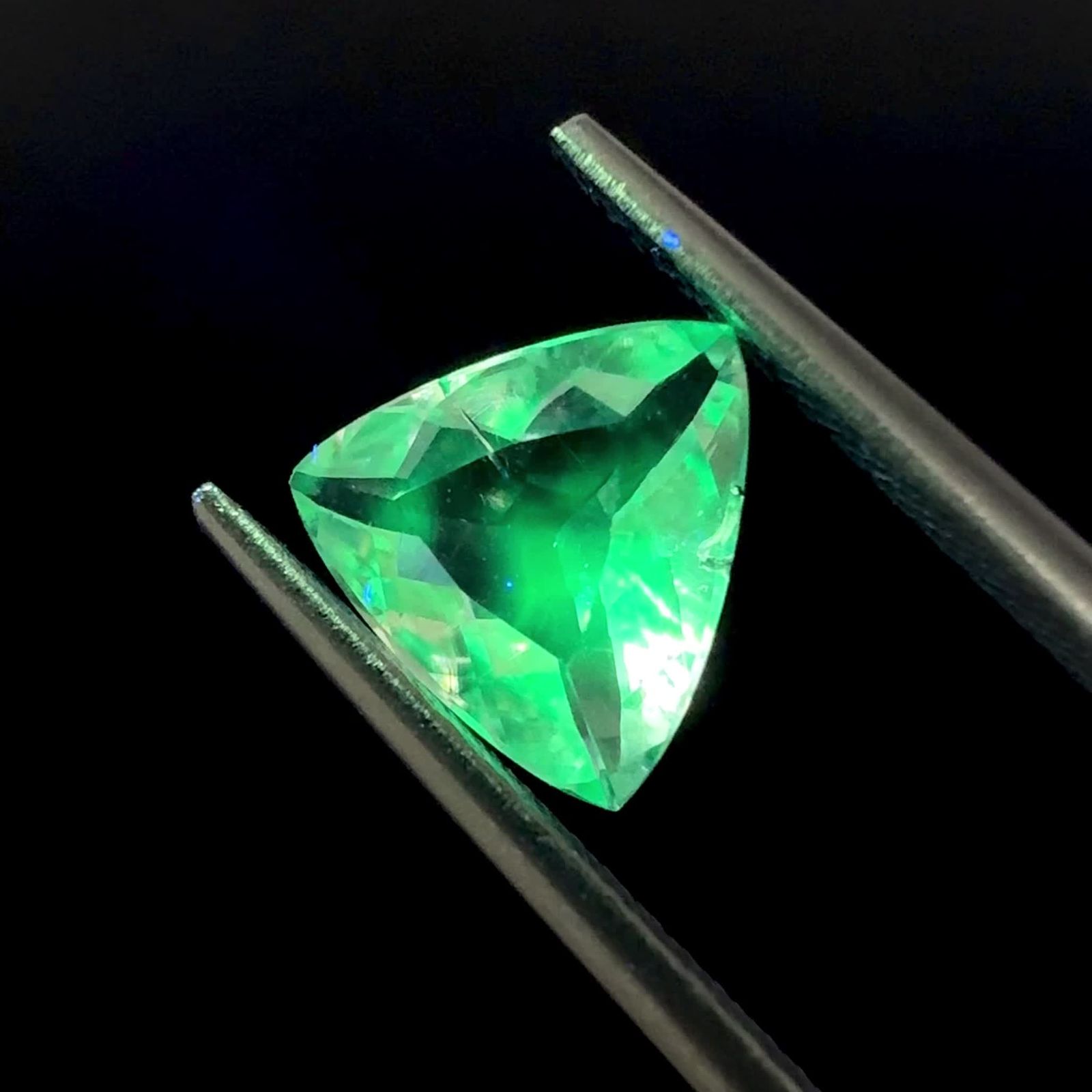 ハイアライトオパール メキシコ産 0.94ct / 7.5x7.9mm前後 [221018235