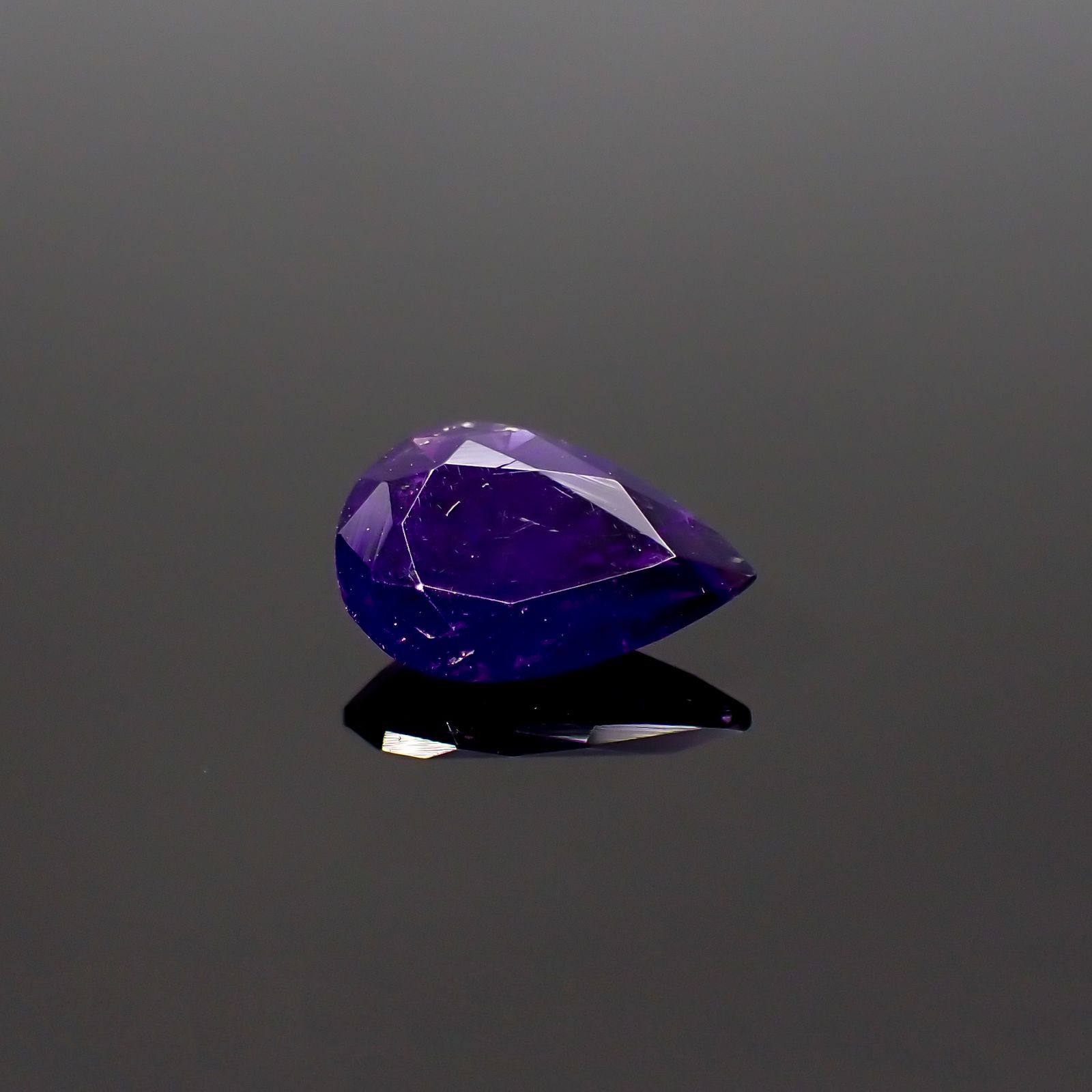 ハックマナイト(宝石名ハックマナイト)アフガニスタン産 識別済 0.77ct / 8.9x5.9mm前後 [260115392]