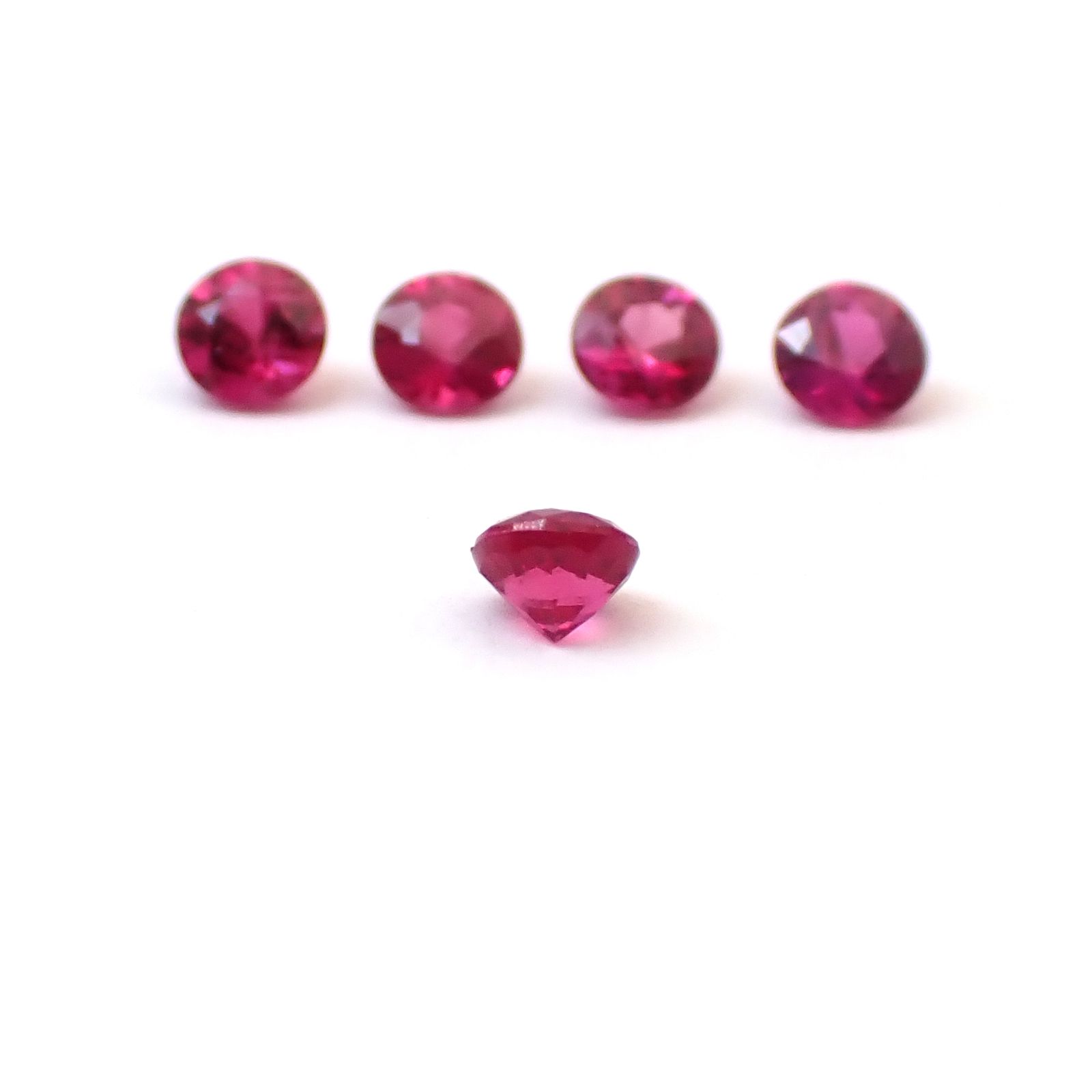 ルビー 5個セット タイ/モザンビーク産 0.29ct(5pcs合計) / 2.2x2.2mm前後 [260532285]