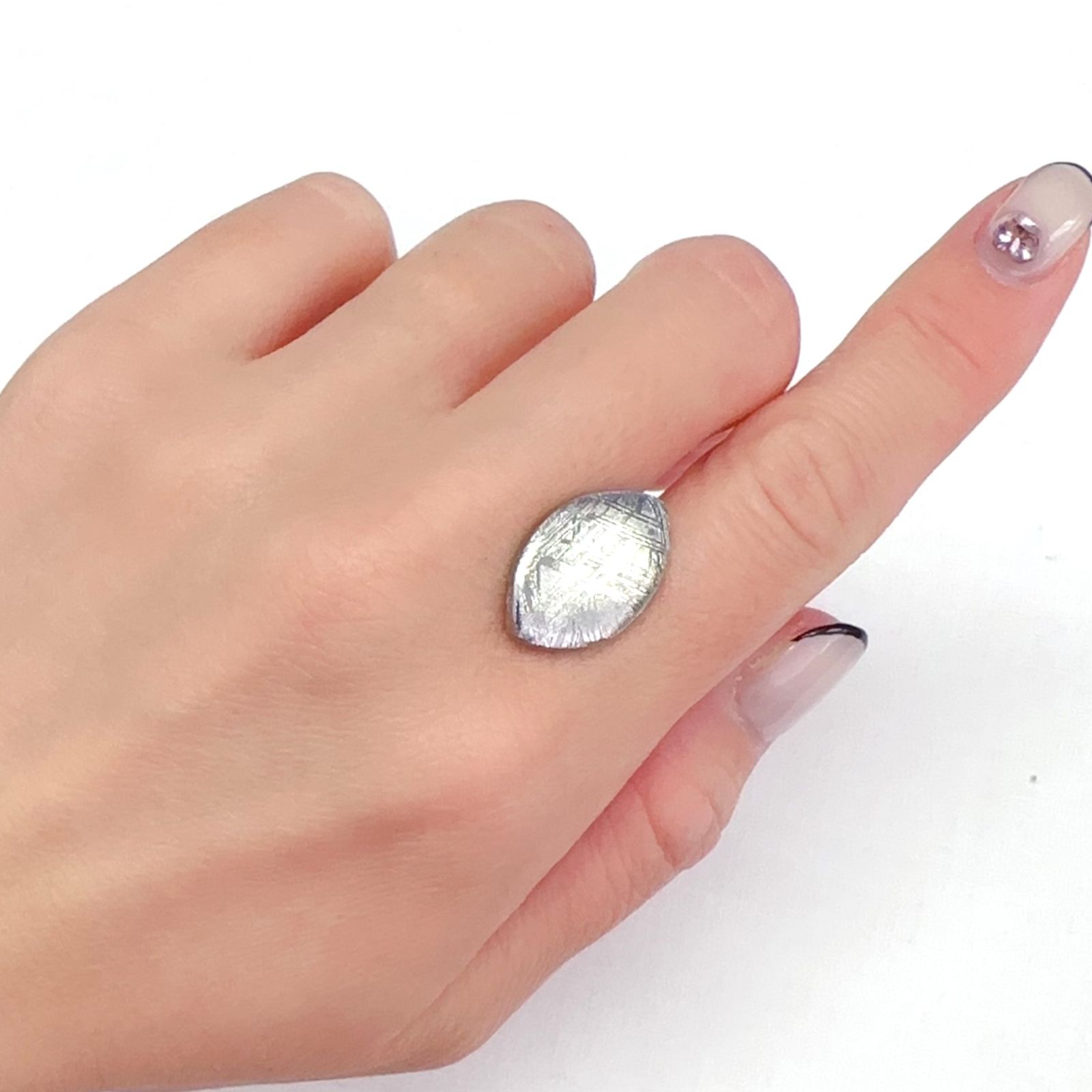 ムオニナルスタ隕石 発見地:スウェーデン 18.94ct[240125804]19.5x12.6mm前後