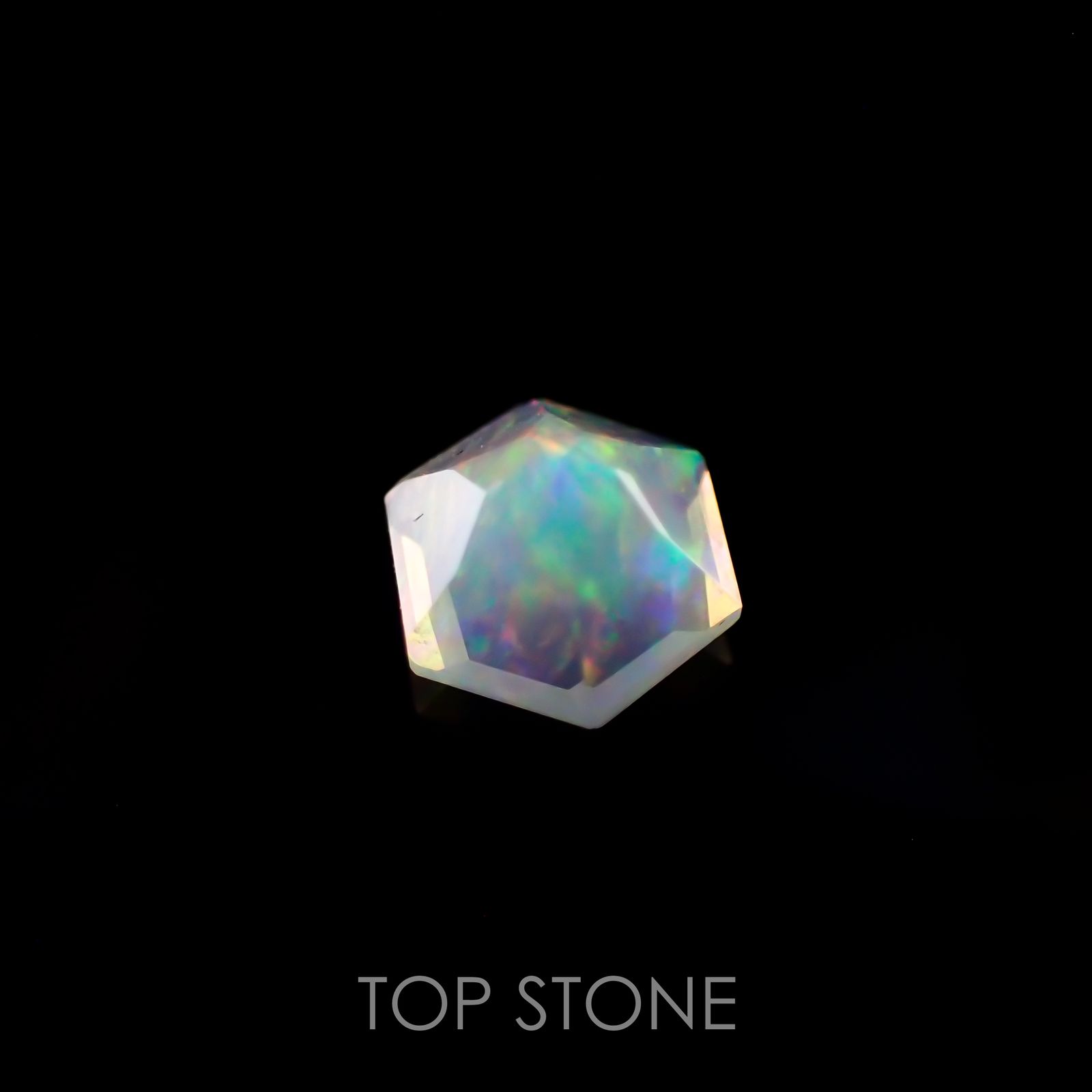 ◇ヘキサゴンカット◇エチオピアオパール(宝石名オパール) エチオピア産 0.40ct 識別済[210611039]5.2×5.2mm前後