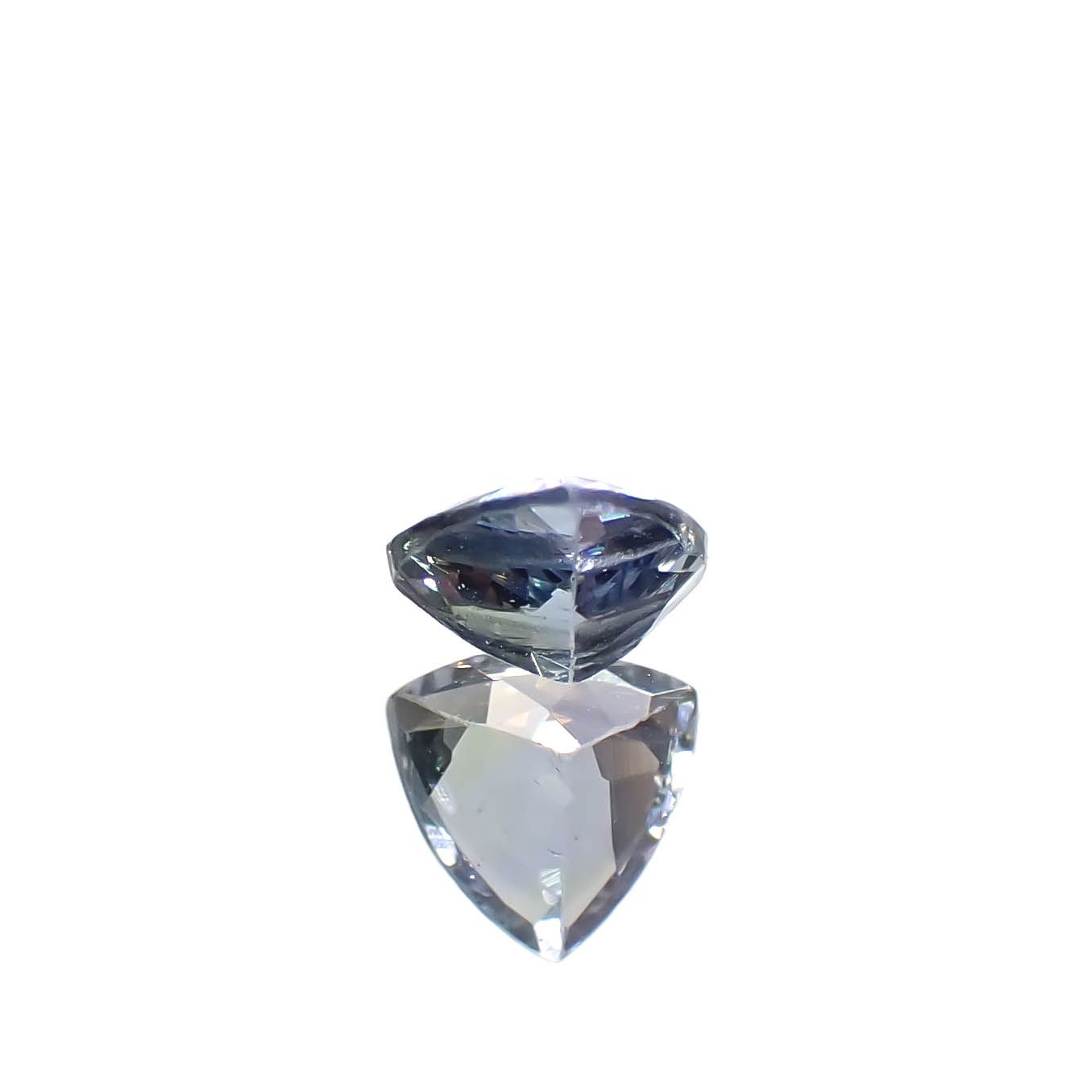 バイカラータンザナイト(宝石名ゾイサイト)タンザニア産 0.44ct 識別済[240828606]5x5.1mm前後