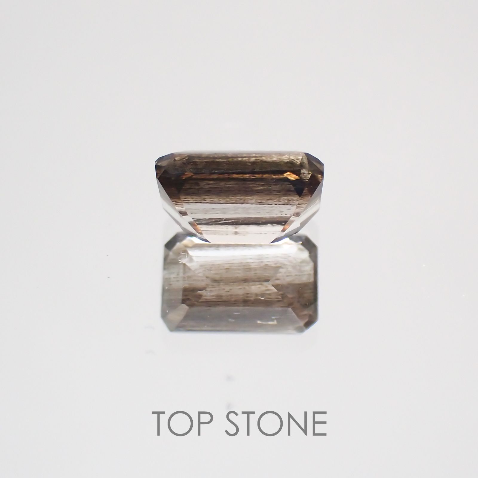 レインボースキャポライト ブラジル産 ルース 0.57ct[210310346]6.1×3.8mm前後