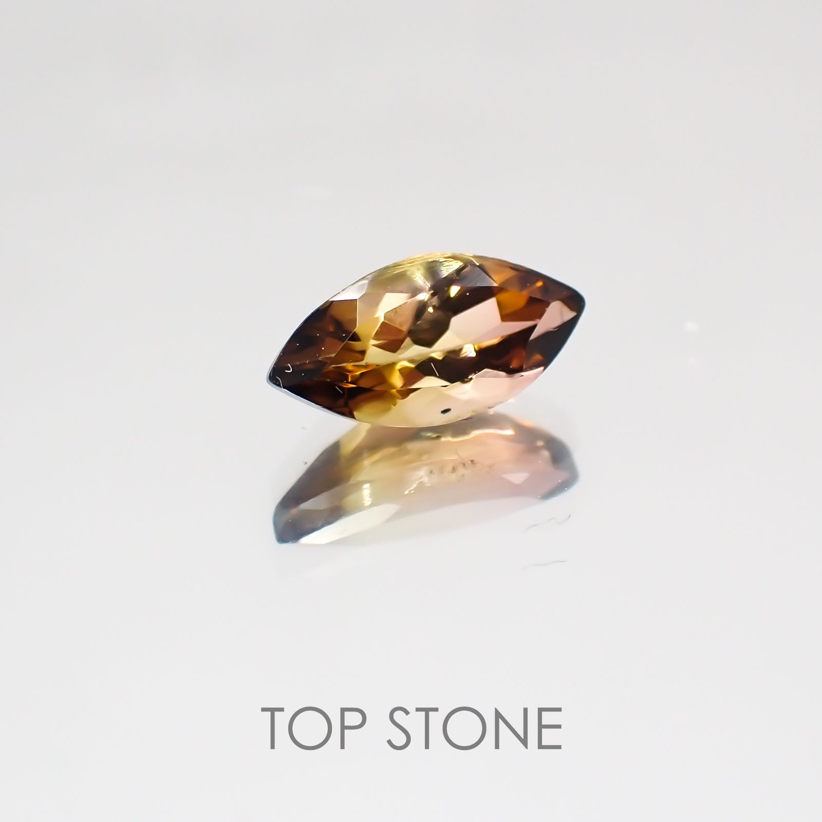 バイカラートルマリン(宝石名バイカラー・トルマリン) ブラジル産 0.58ct 識別済[21019007]7.9×3.9mm前後
