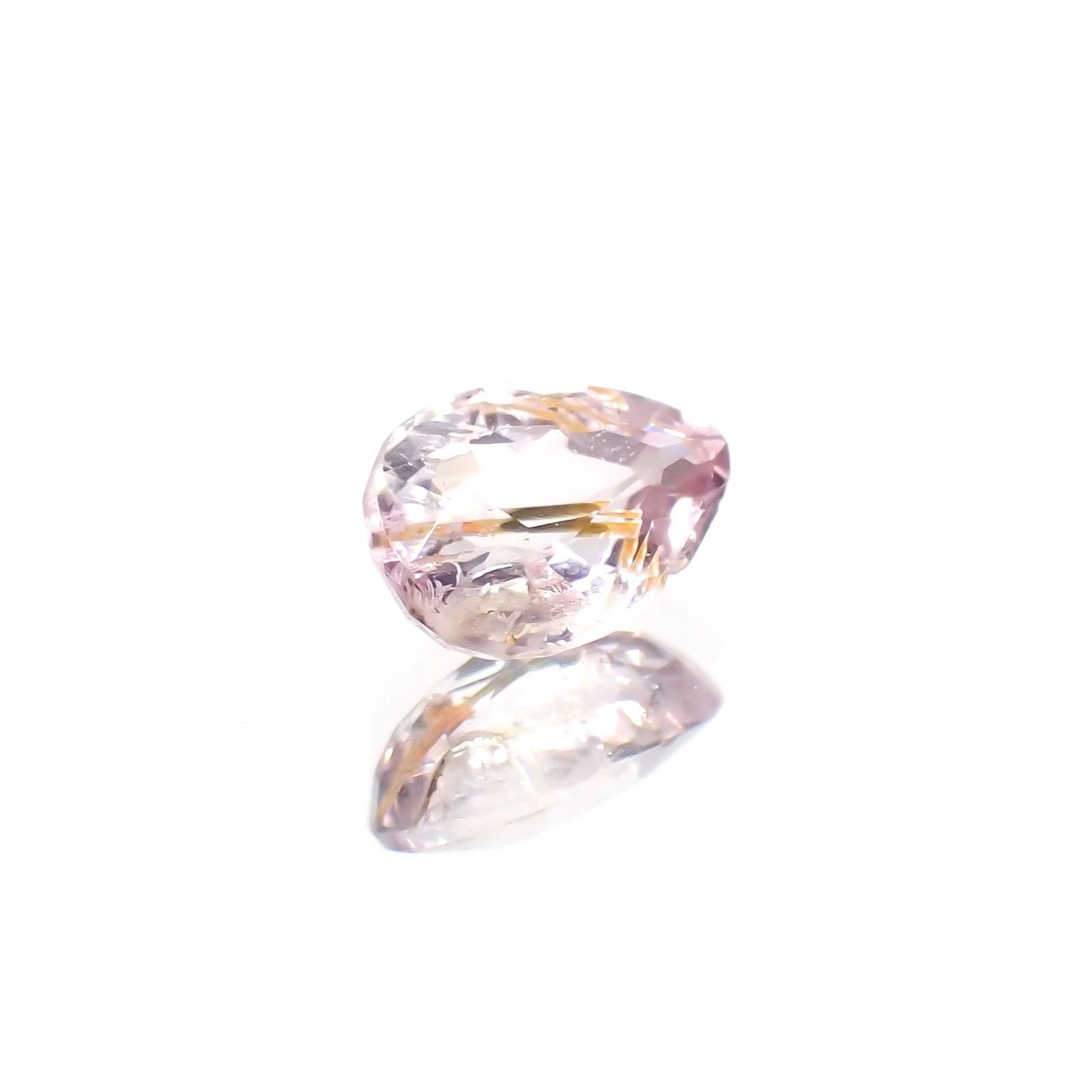 ピンクポードレッタイト (宝石名ポードレッタイト )ビルマ産 ソ付(彩珠) 0.383ct / 6x4.2mm前後 [231023922]