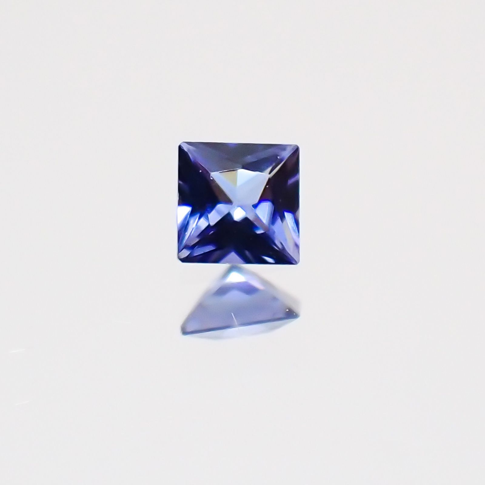 ◇プリンセスカット◇ベニトアイト アメリカ産 ルース 0.045ct[21019039]2×2mm前後