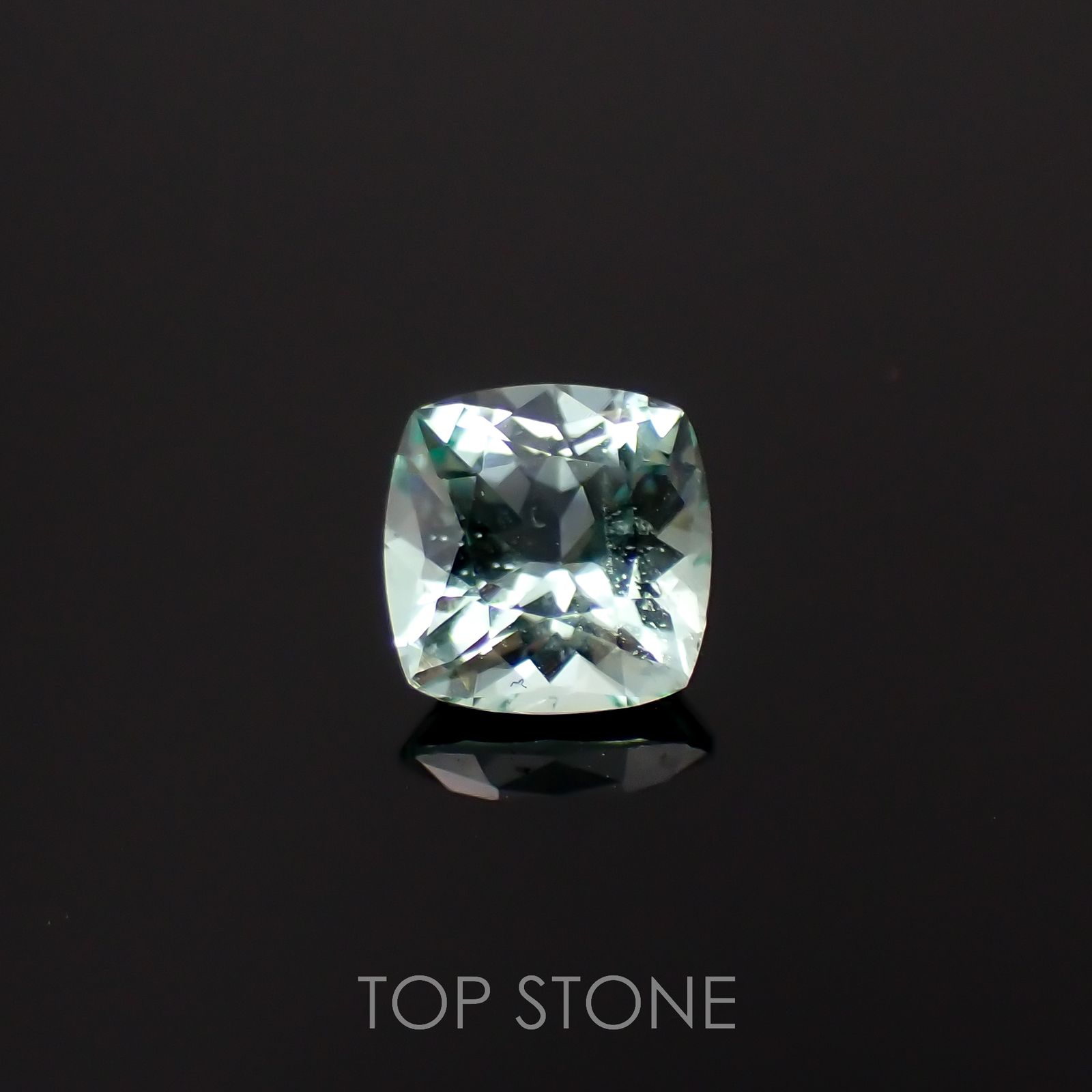 ミントベリル ブラジル産 0.61ct[230119949]5.6x5.5mm前後