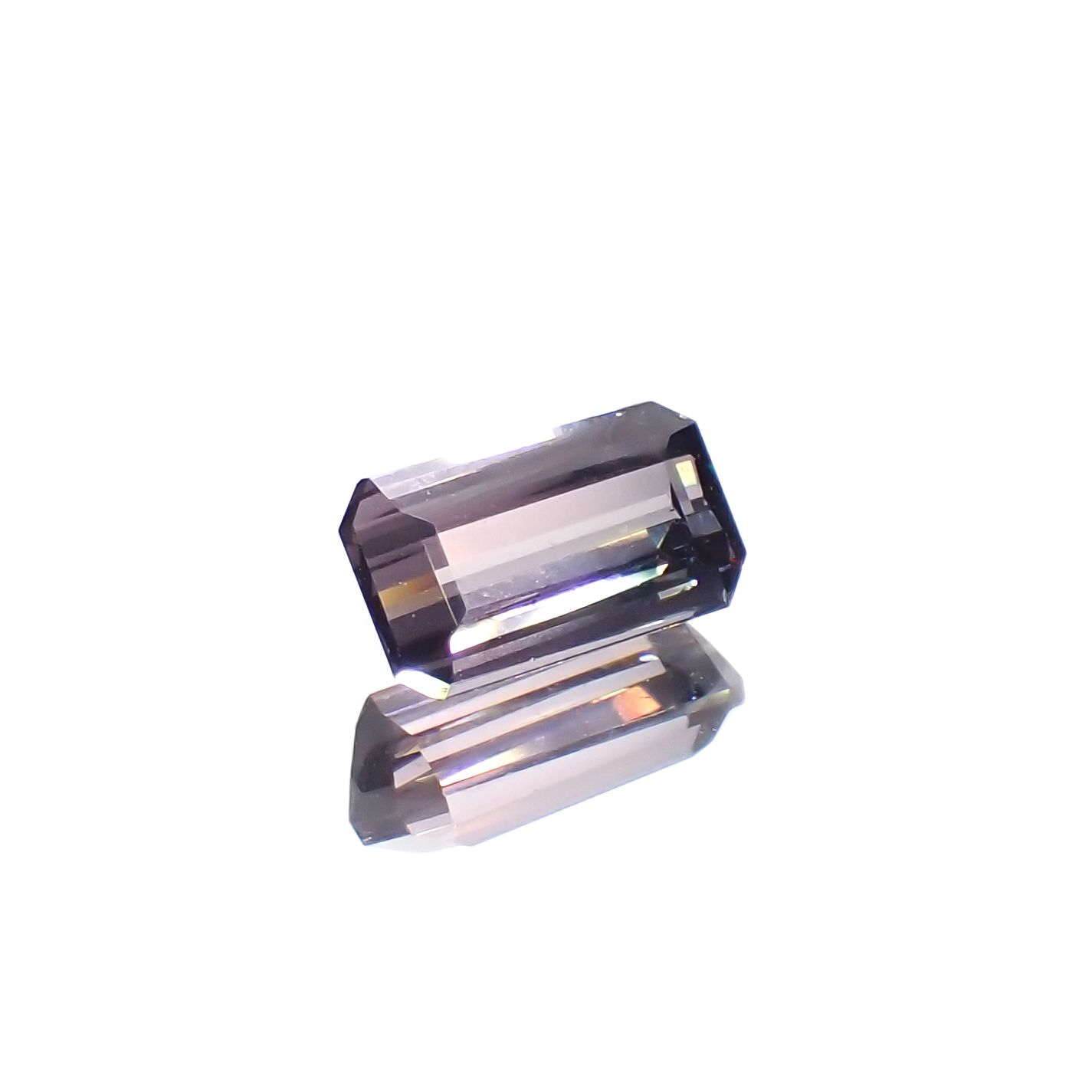 バイカラースピネル フルオレッセンス タンザニア/マダガスカル産 0.62ct[230722677]6.1x3.5mm前後