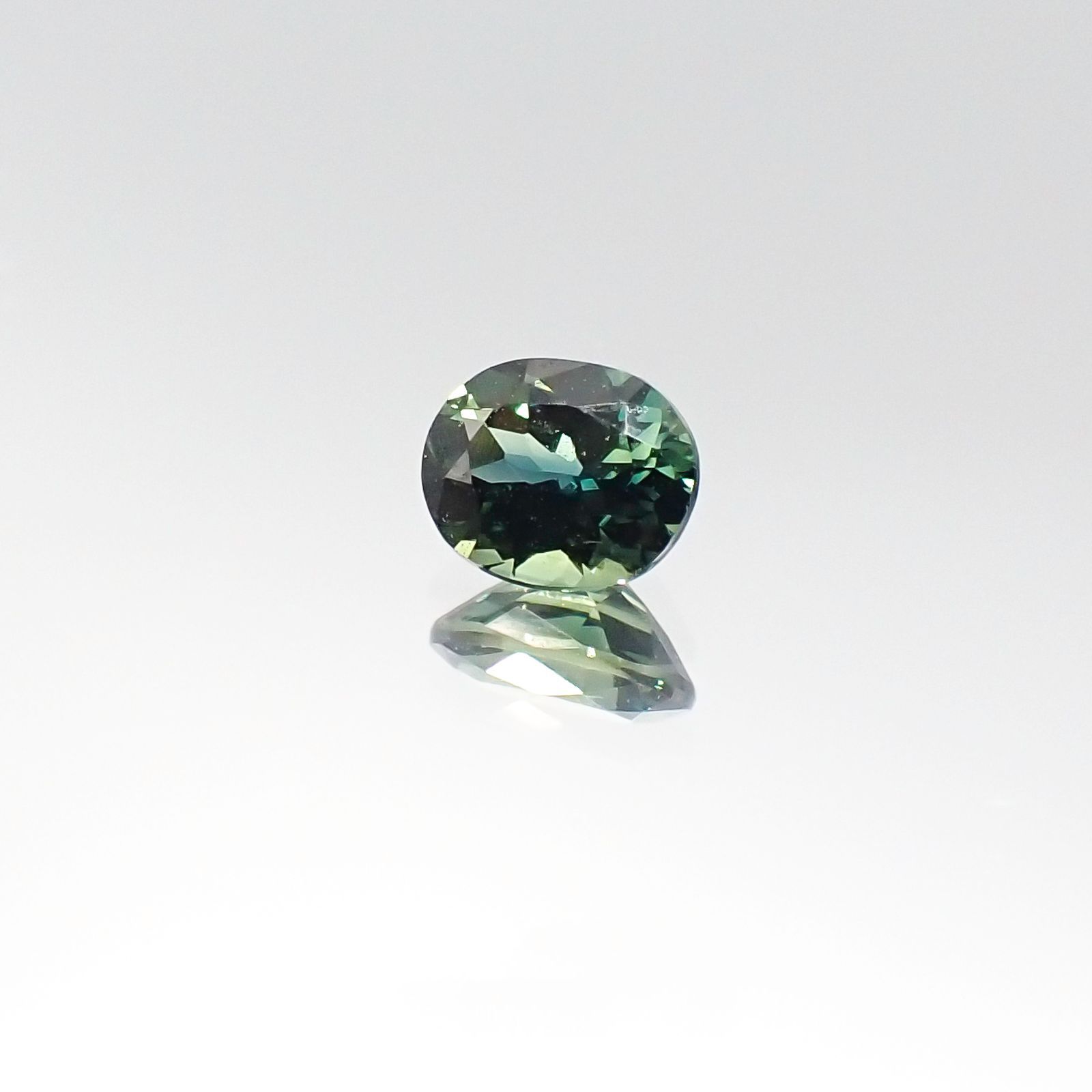 サファイア(宝石名サファイア)ケニア産 0.48ct 識別済[220717081]5x4mm前後