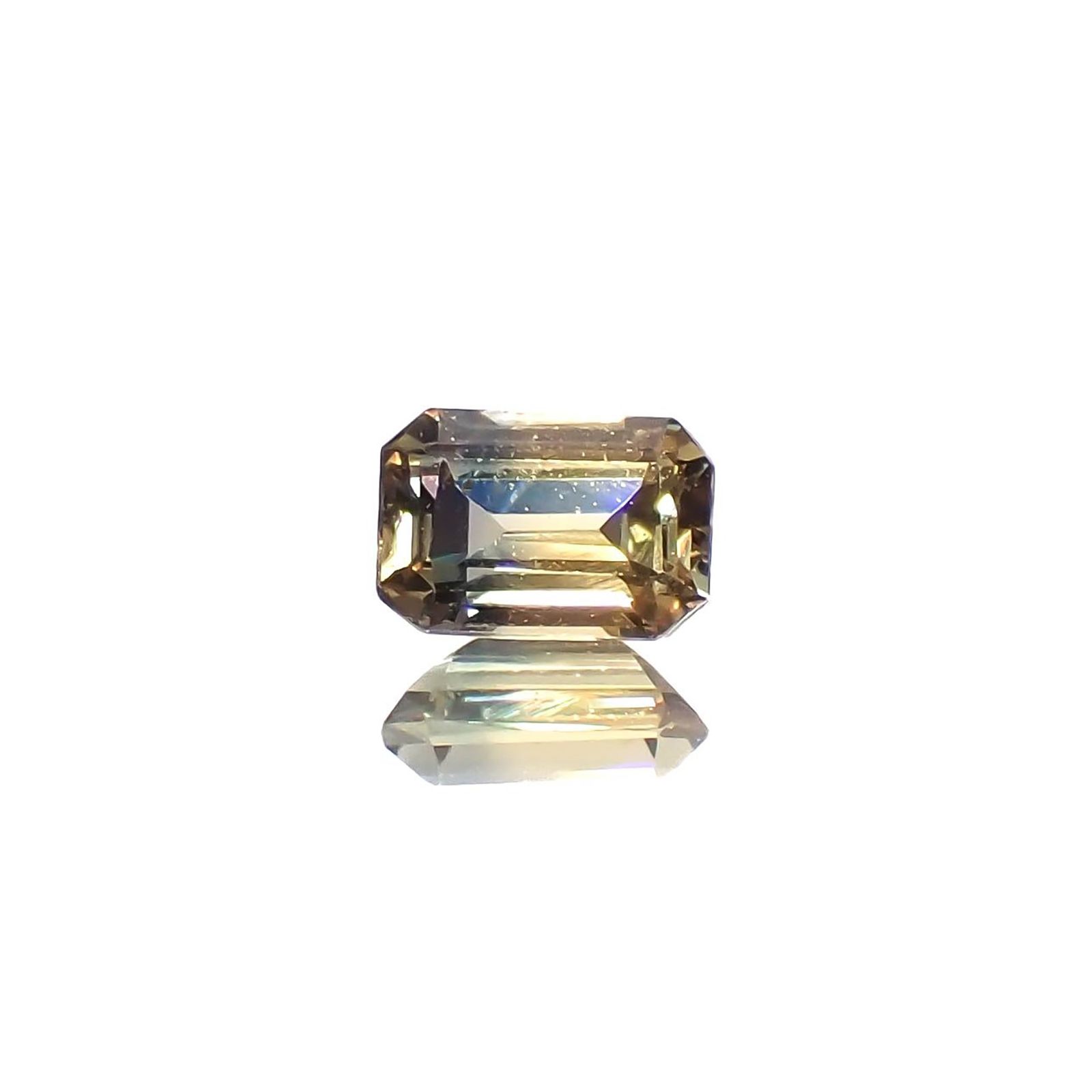バイカラーサファイア マダガスカル/タンザニア産 0.19ct / 3.7x2.5mm前後 [230321020]