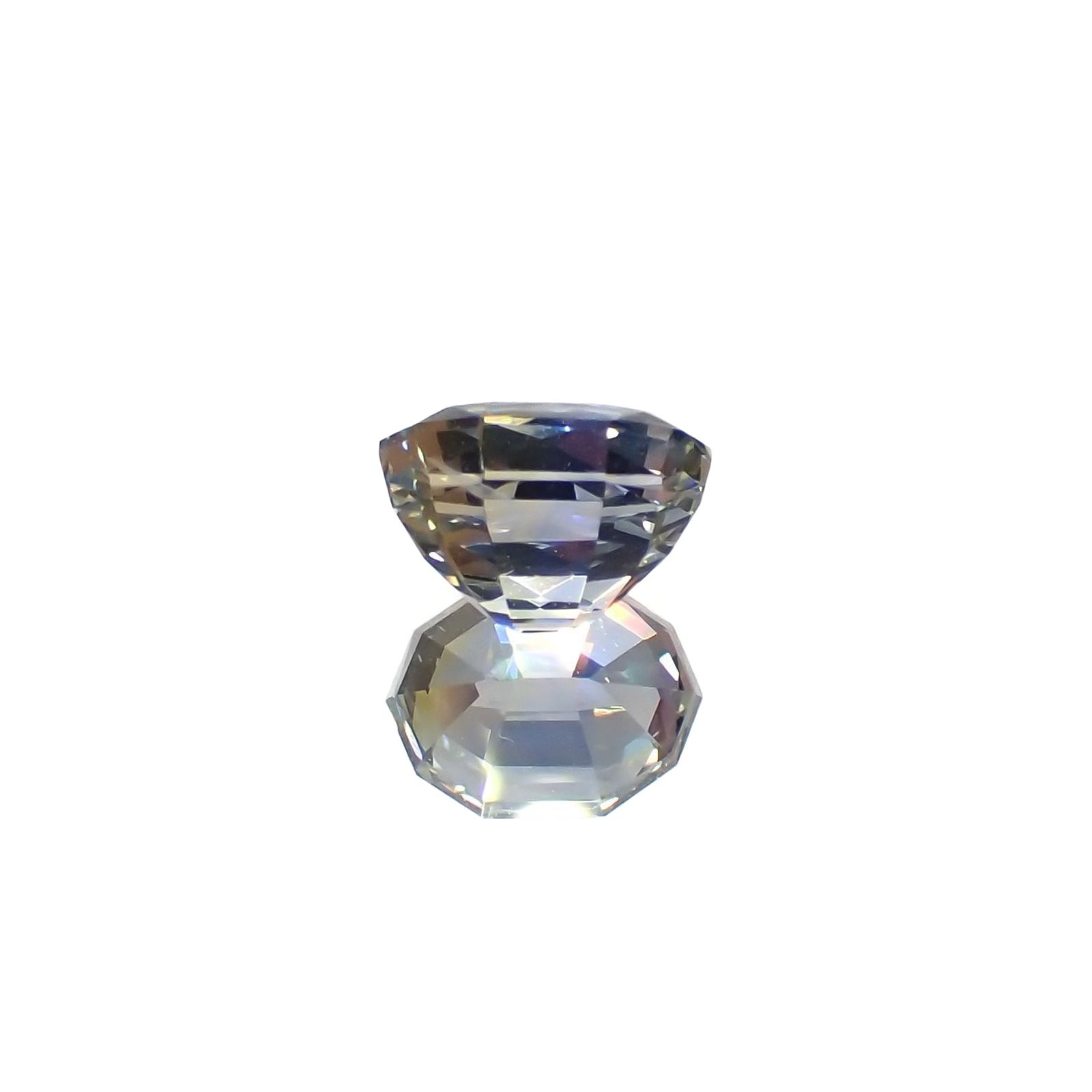 ◇カスタムカット◇アイスブルーサファイア(宝石名サファイア)スリランカ/マダガスカル産 識別済 1.90ct / 7.5x5.6mm前後 [220817455]
