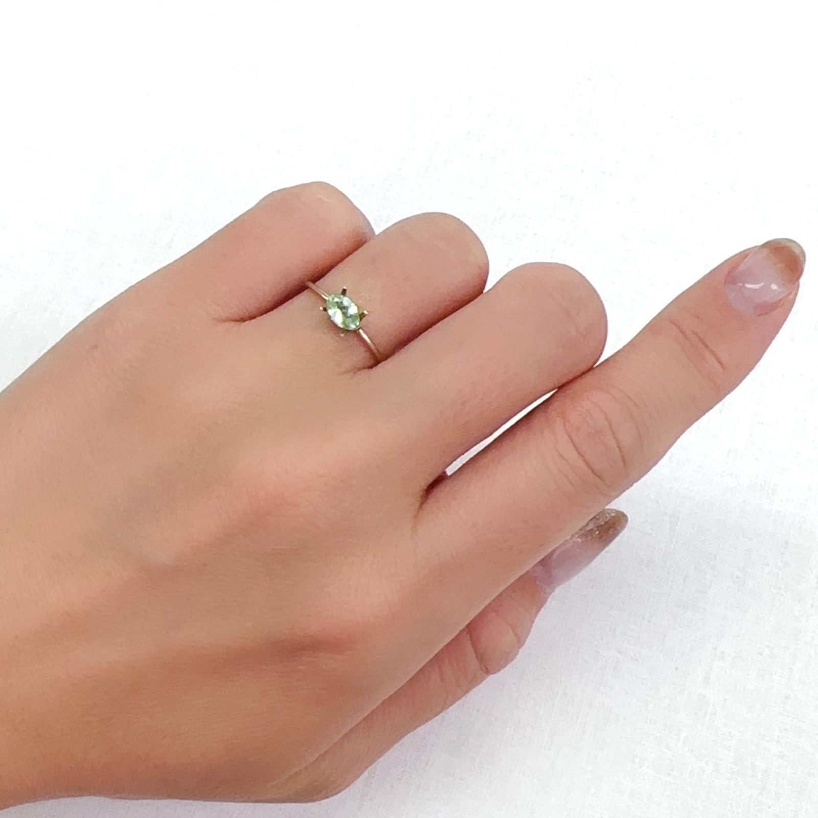 ミントガーネット タンザニア産 0.41ct[231023724]5.7x3.8mm前後