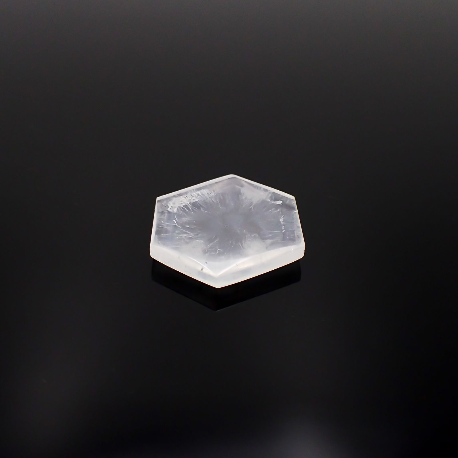 トラピッチェクォーツ 偏光板2枚付き コロンビア・ボヤカ産 19.96ct[230321108]22x20.1mm前後