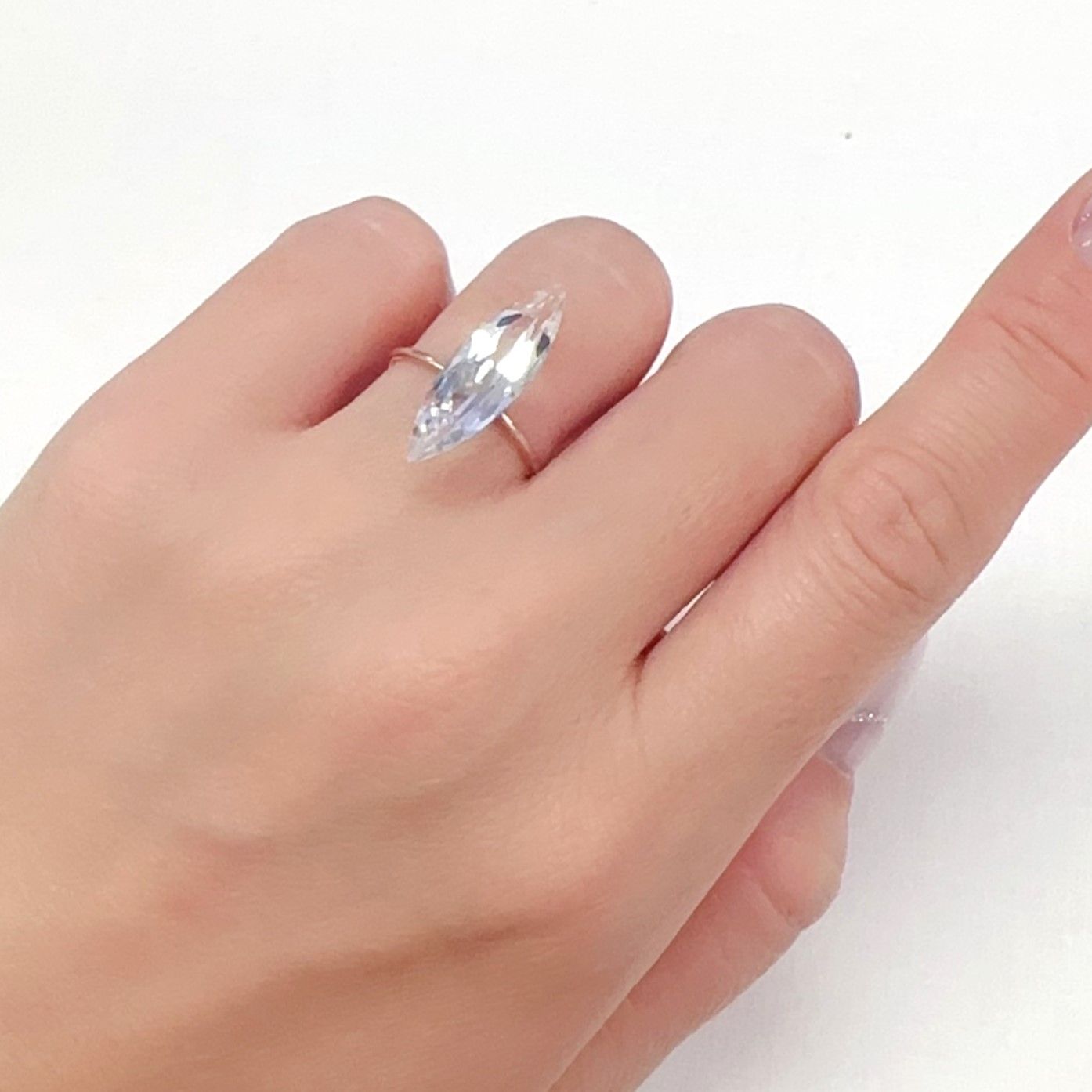 フェナカイト ブラジル産 3.66ct [240527802]21.8x6.6mm前後