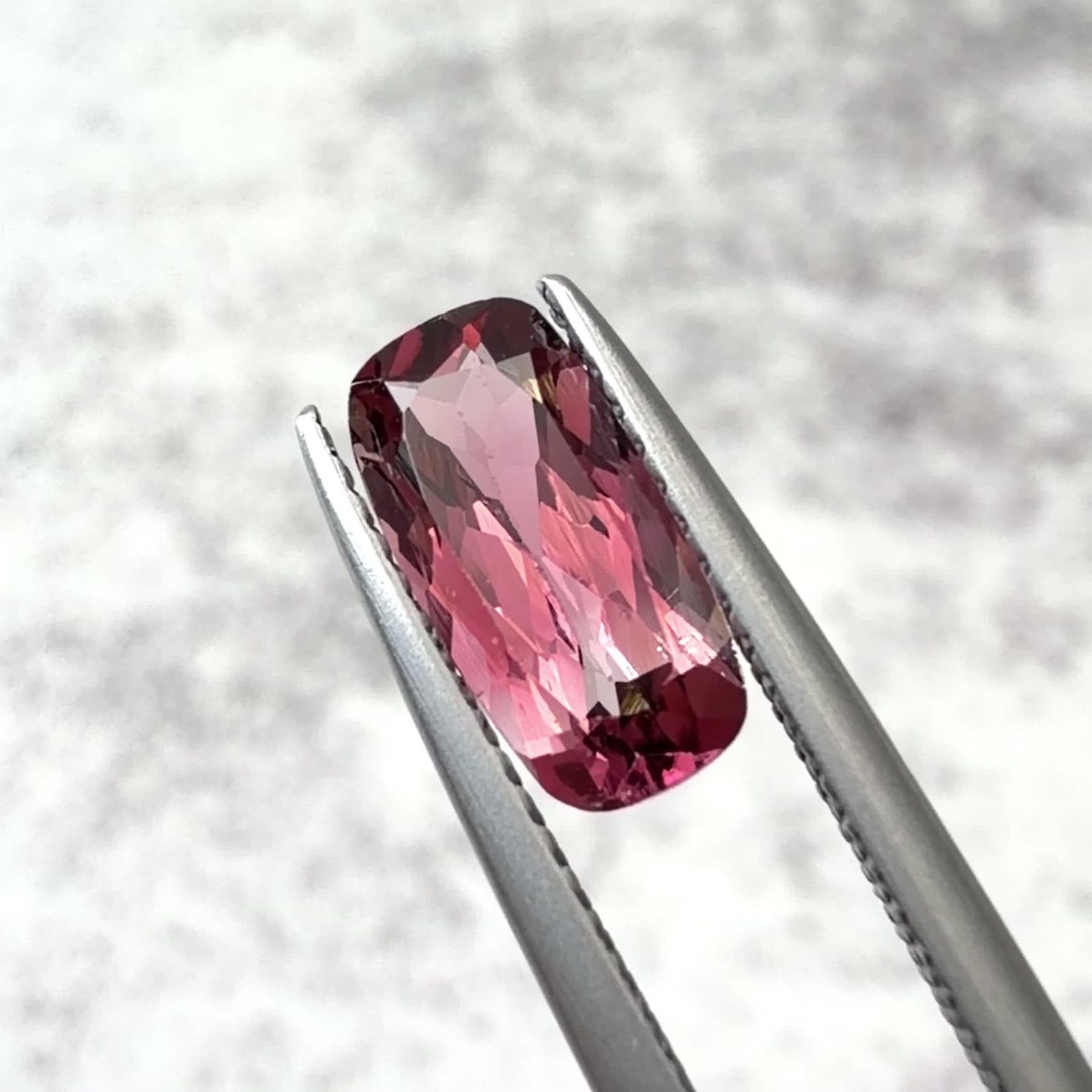 トルマリンページ ☆バイカラー トルマリン 8.3mm 2.46ct 限定1個 誕生石10月 ローズ