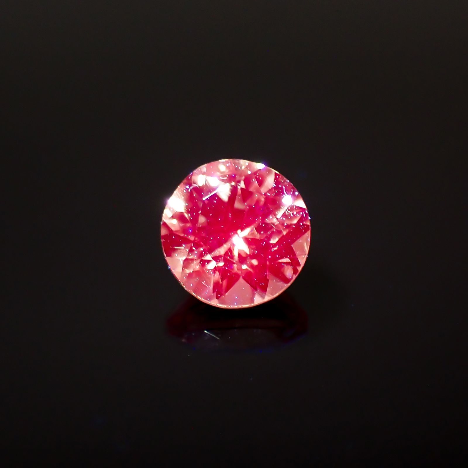 ドラゴンガーネット タンザニア産 0.68ct[230923313]5.1x5mm前後