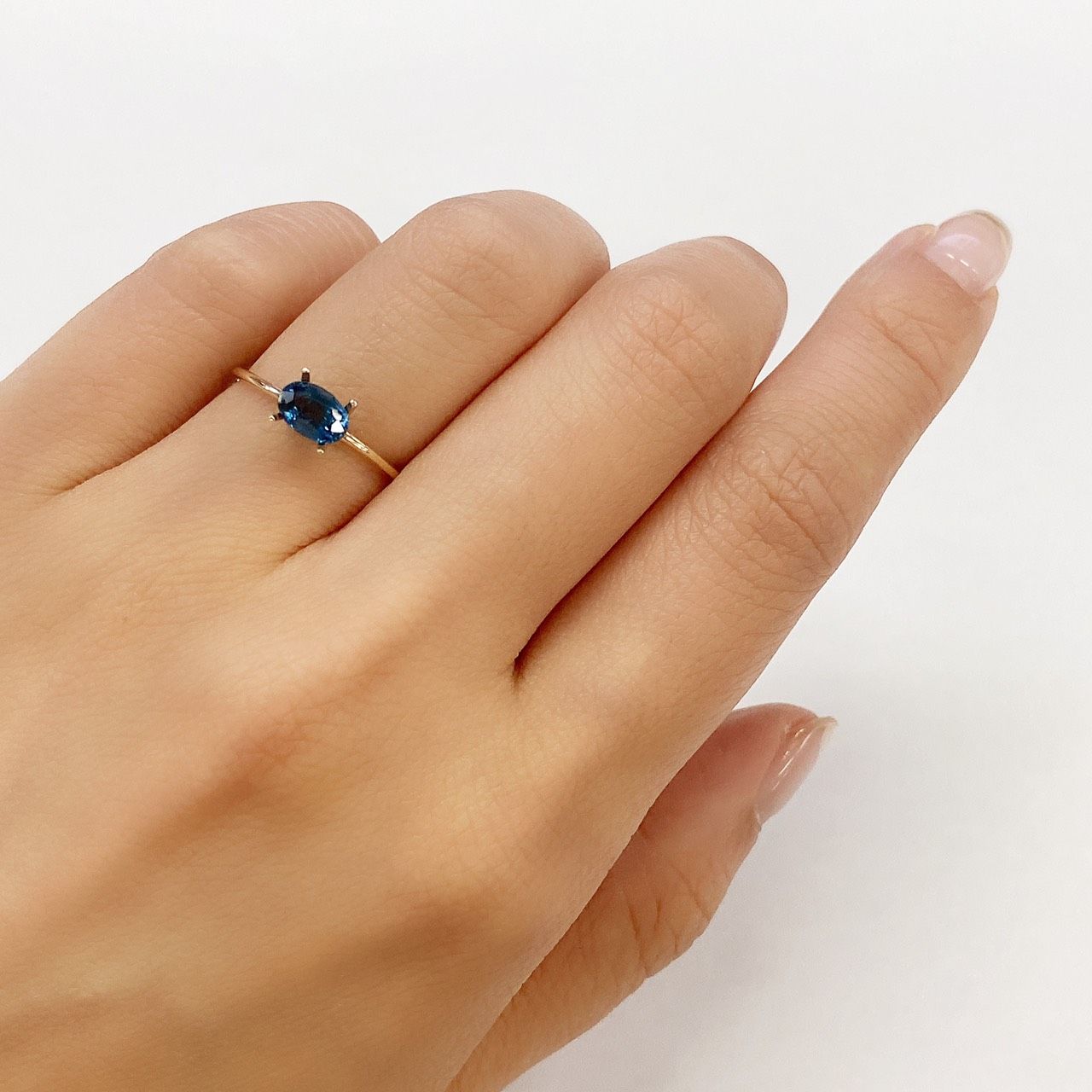 オーシャンブルーカイヤナイト(宝石名カイヤナイト) インド産 0.66ct 識別済[210711424]6.2×4.1mm前後