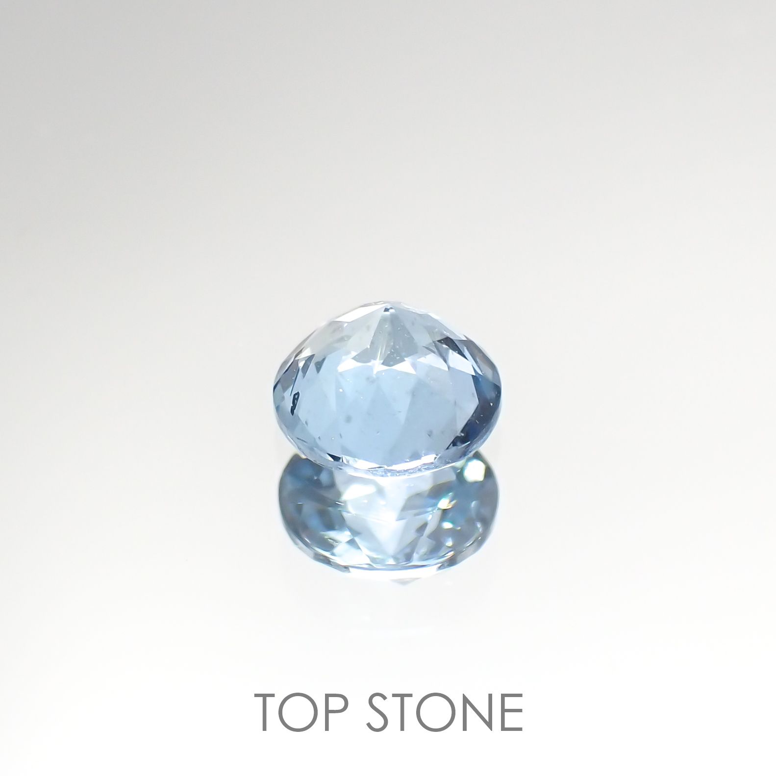 アクアマリン サンタマリアカラー(宝石名アクアマリン) モザンビーク産 0.44ct 識別済[210812593]4.9×4.9mm前後