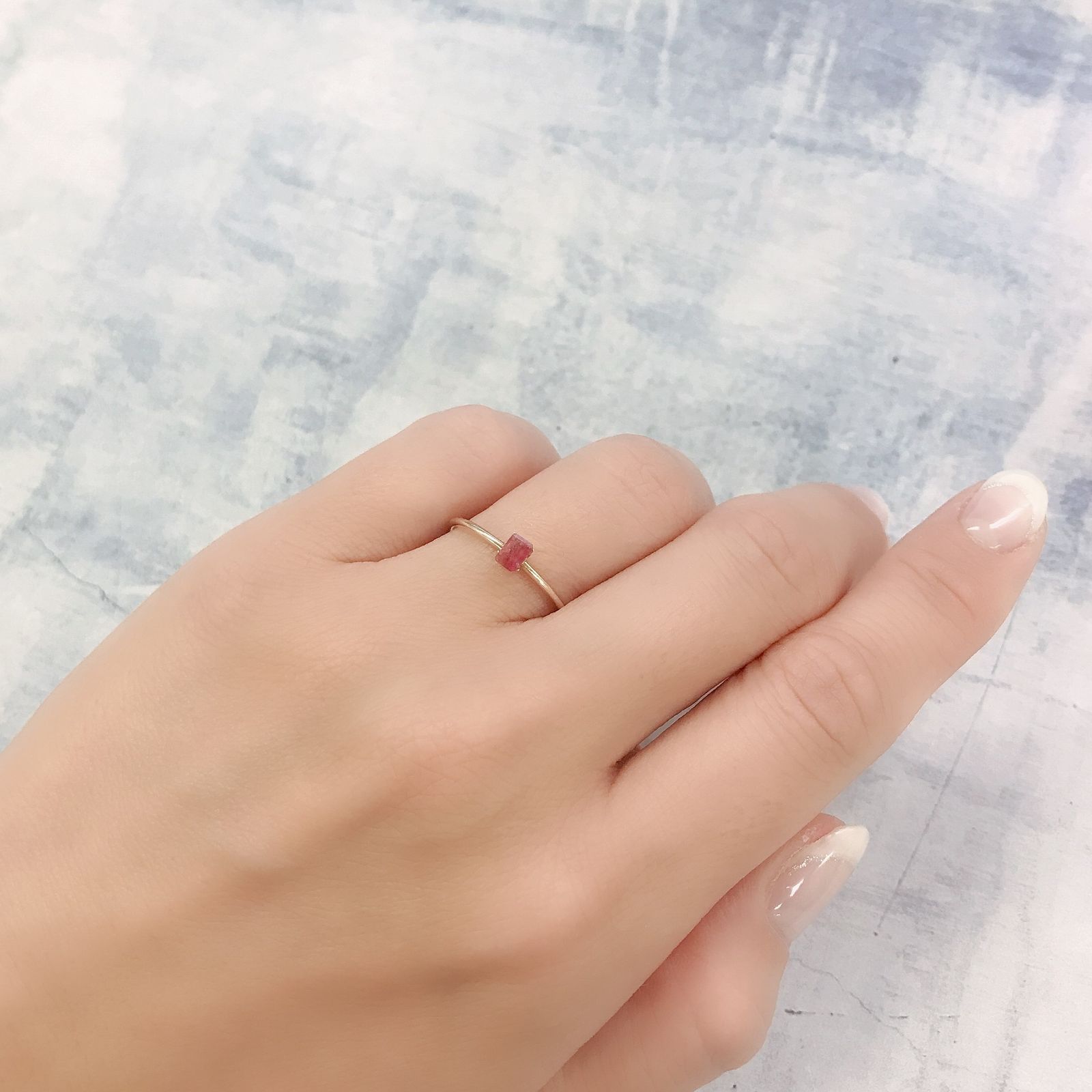 レッドベリル(宝石名レッド・ベリル)アメリカ・ユタ州産 0.18ct 識別済[220716753]4.2x2.9mm前後