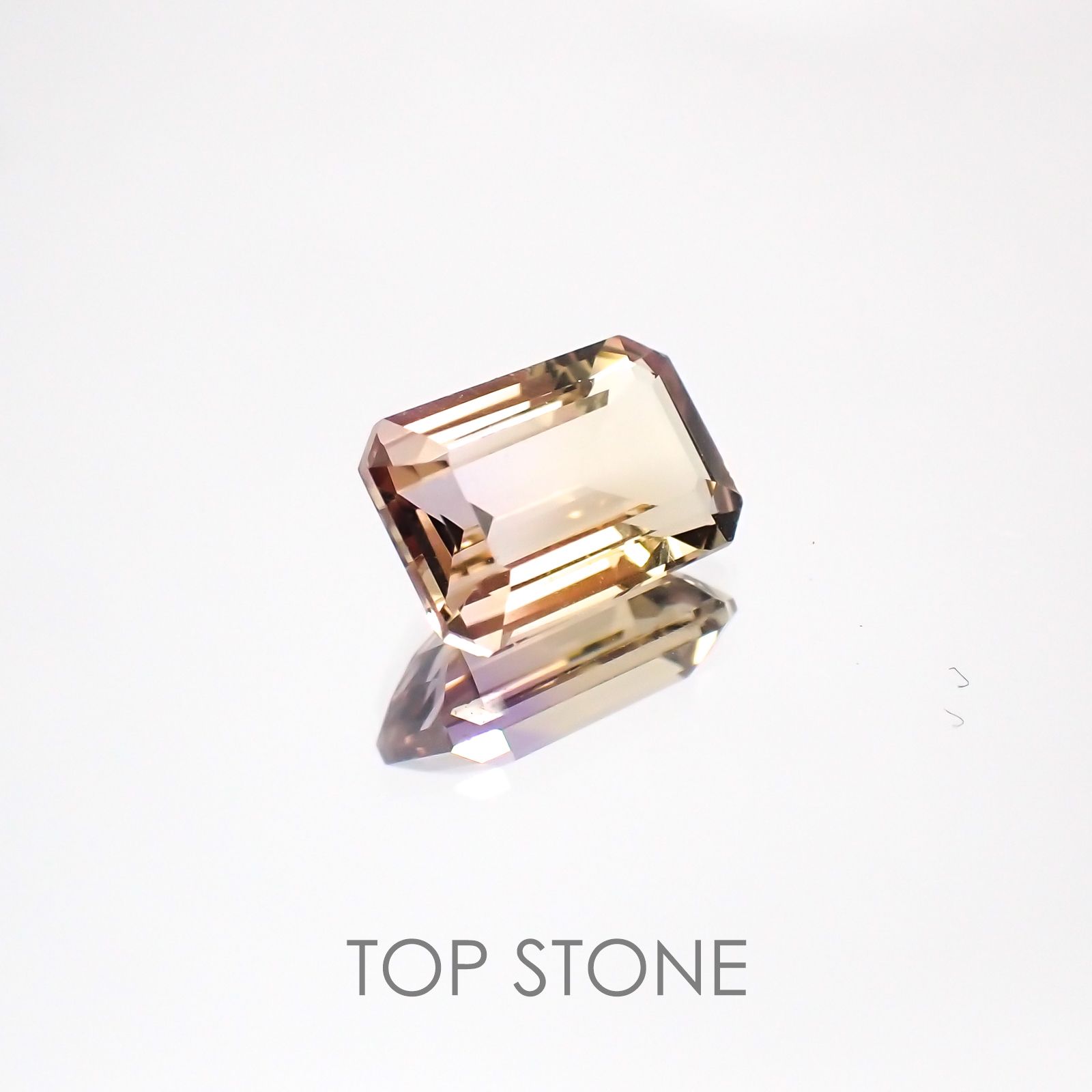 アメトリン(宝石名バイカラー・クォーツ/別名アメトリン) ボリビア産 1.31ct 識別済[20118367]8.1×5.7mm前後