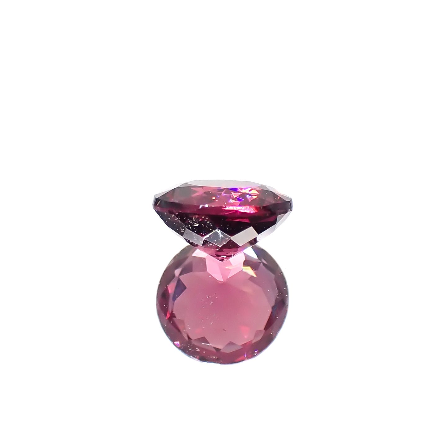 ロードライトガーネット(宝石名ガーネット)ブラジル産 0.94ct 識別済[240928704]5.9x5.8mm前後