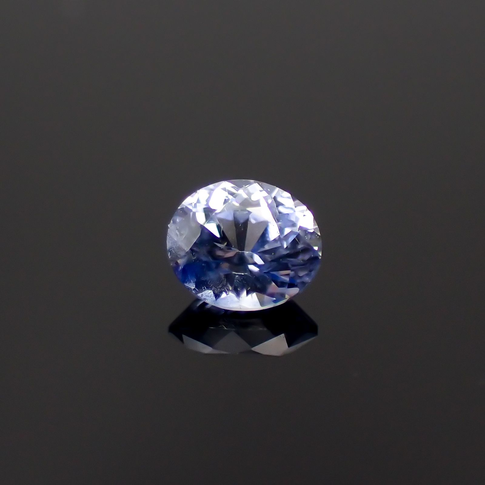 アイスブルーサファイア(宝石名サファイア)スリランカ/マダガスカル産 0.27ct 識別済[230421394]4x3.4mm前後