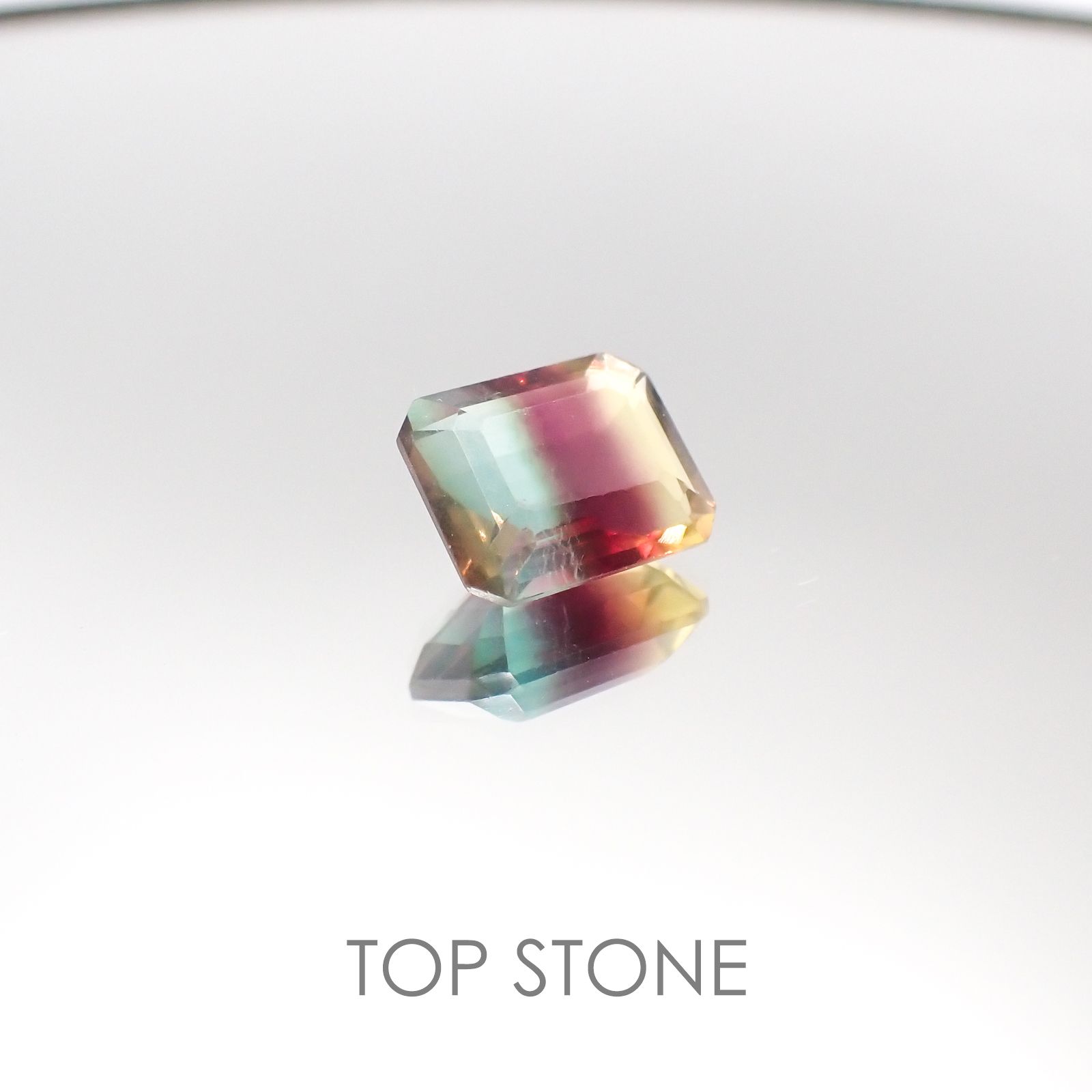 バイカラーフローライト ブラジル産 ルース 4.9ct[20095588]11.1×8.8mm前後