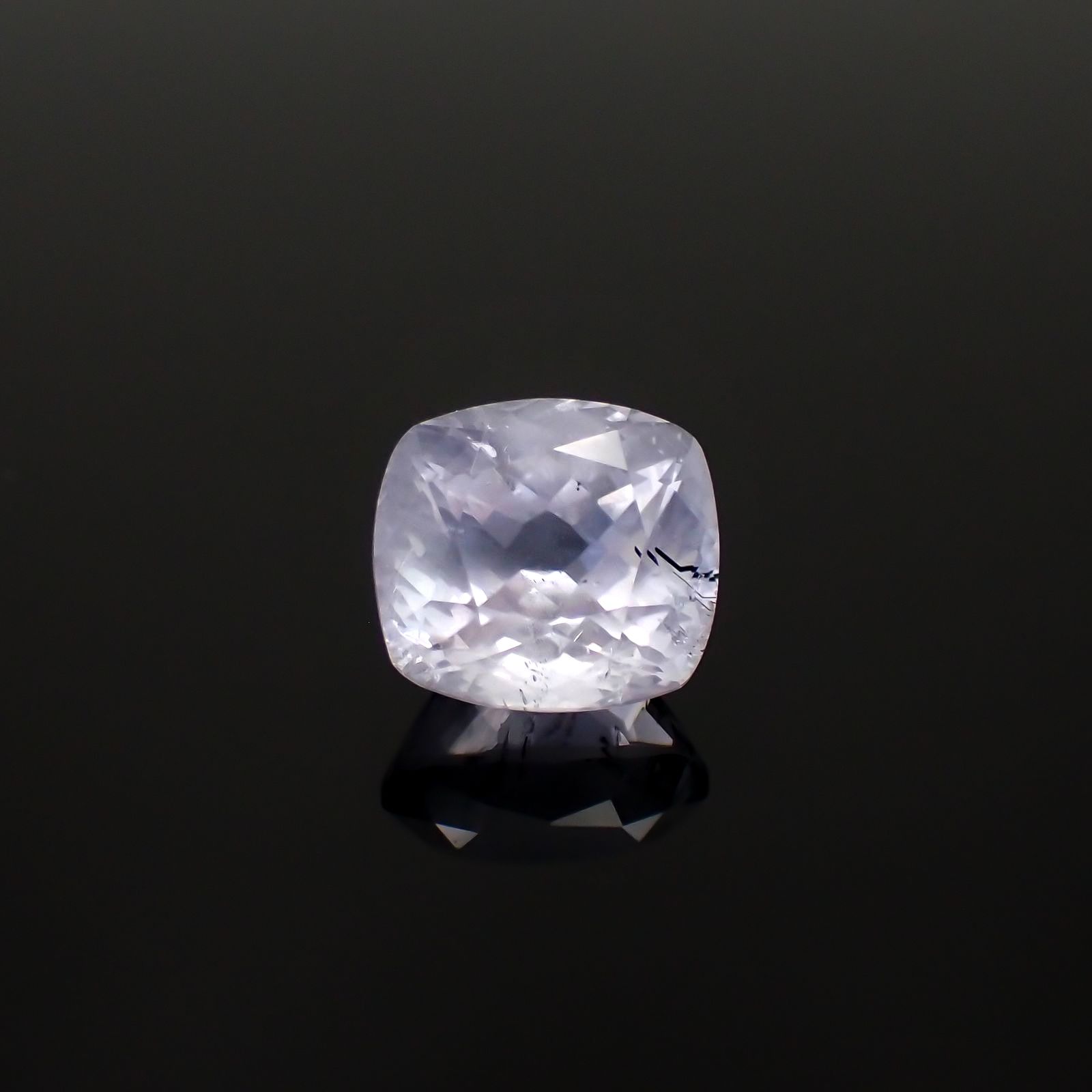 スキャポライト フルオレッセンス ミャンマー・モゴック産 4.22ct / 10.1x9.2mm前後 [230421436]