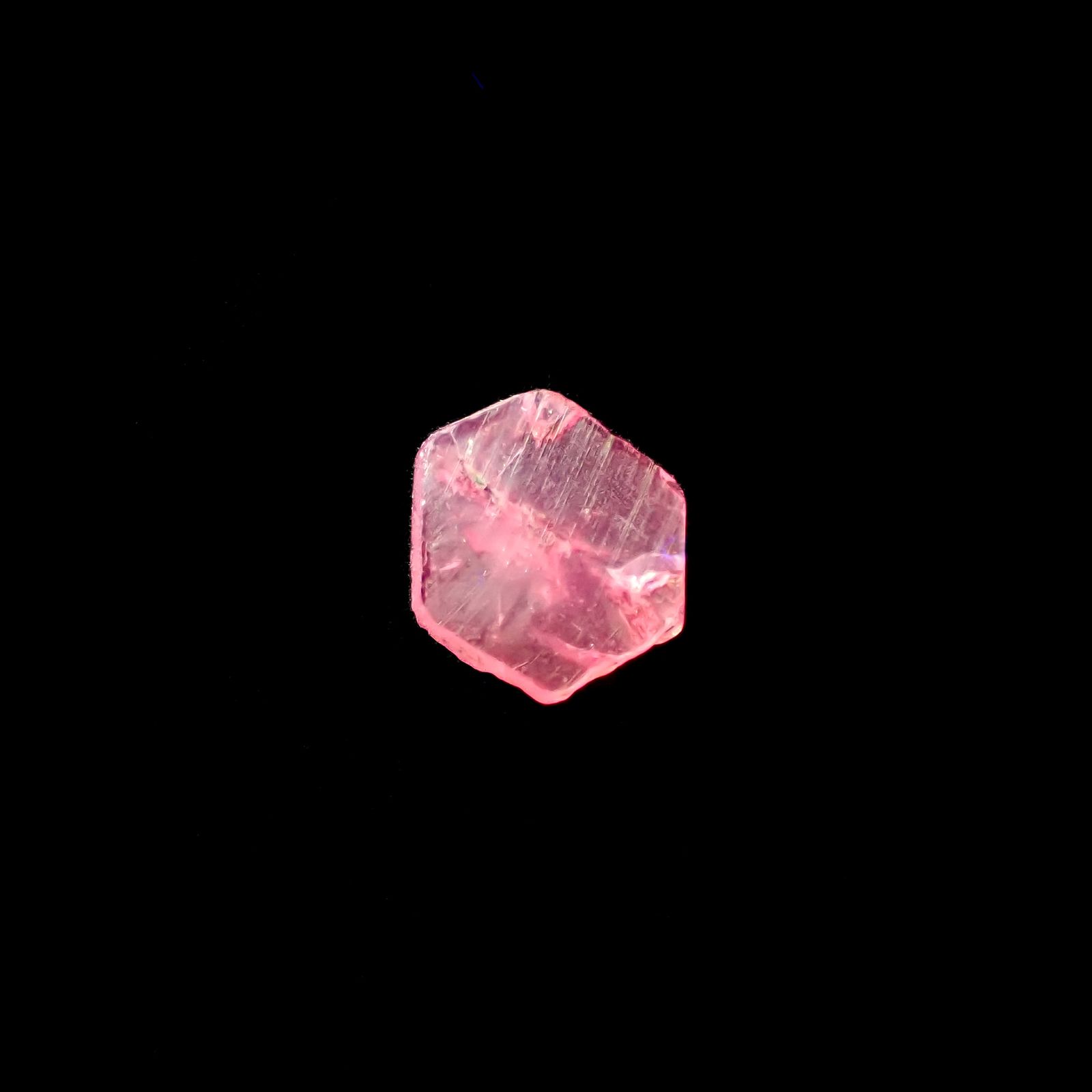 トラピッチェピンクサファイア 原石スライス パキスタン・カシミール地方産 0.72ct[240627855]6.8x6.5mm前後
