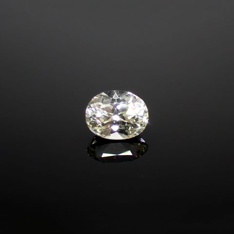 リューコガーネット(宝石名ホワイト グロッシュラー・ガーネット)ビルマ産 0.42ct 識別済[220616324]4.8x3.7mm前後