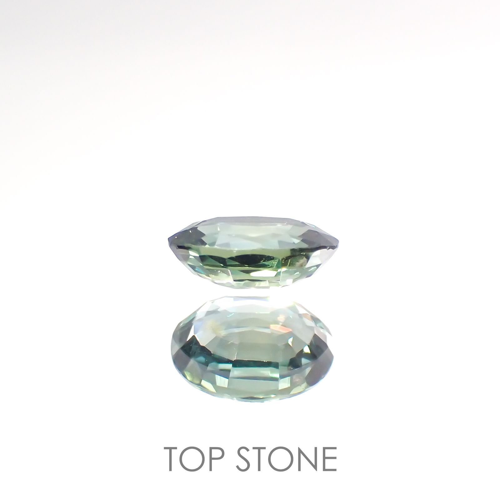 バイカラーサファイア(宝石名バイカラー・サファイア) マダガスカル/スリランカ産 1.41ct 識別済[210812472]7.7×6mm前後