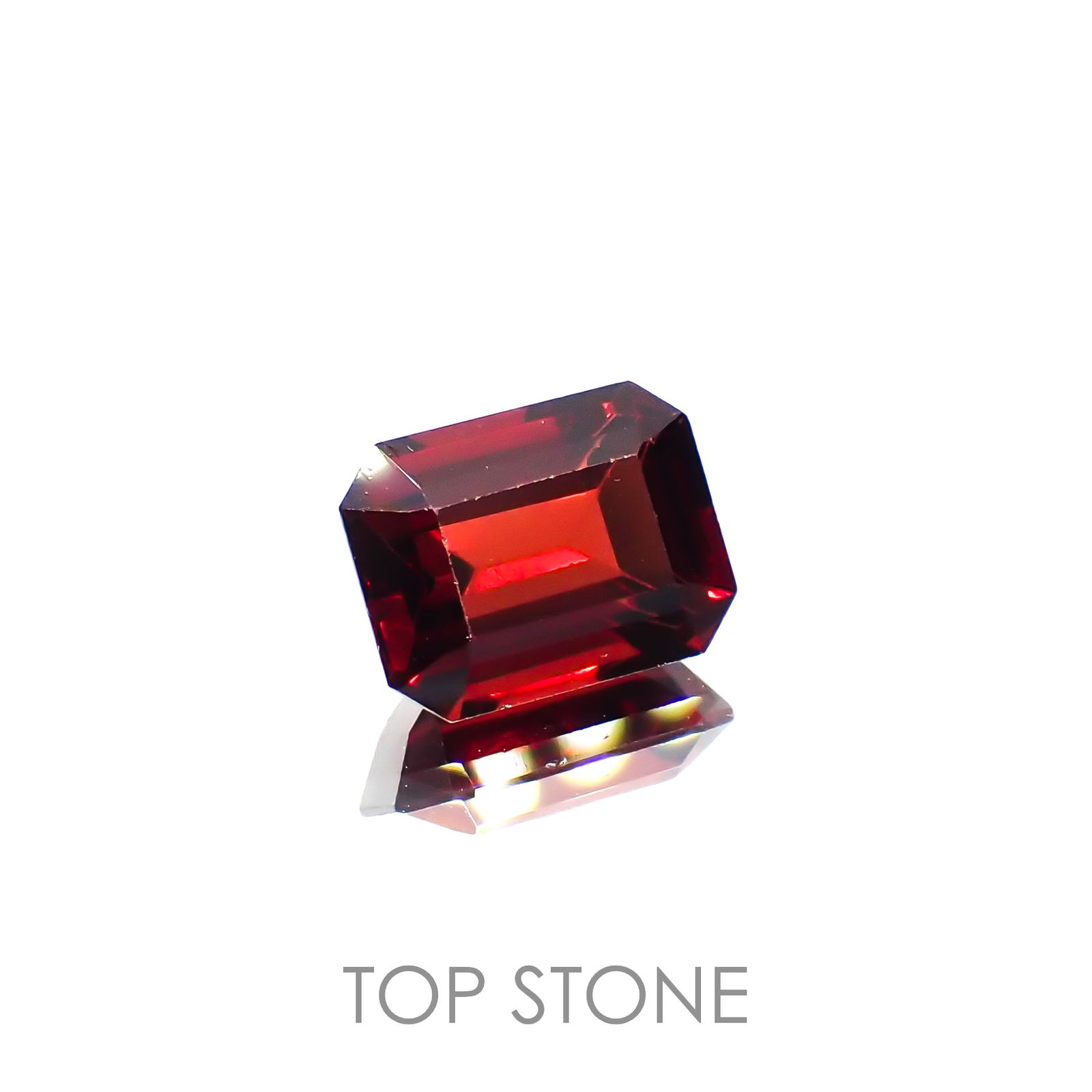 パイロープアルマンディンガーネット(宝石名パイロープ アルマンディン・ガーネット)ブラジル産 2.24ct 識別済[221219535]8.1x6.2mm前後
