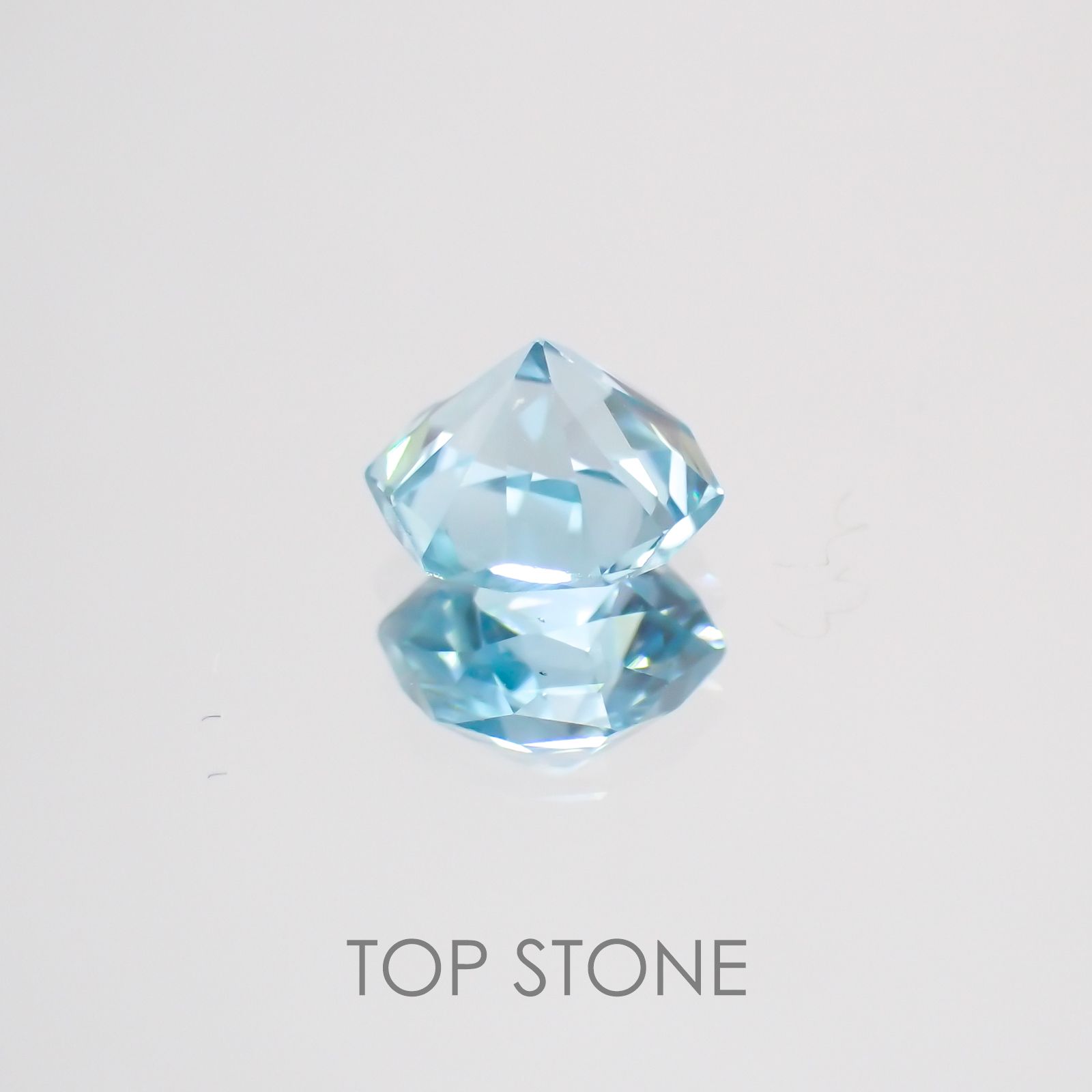 ◇ヘキサゴンカット◇ブルージルコン カンボジア産 ルース 0.81ct[210410473]5×4.9mm前後