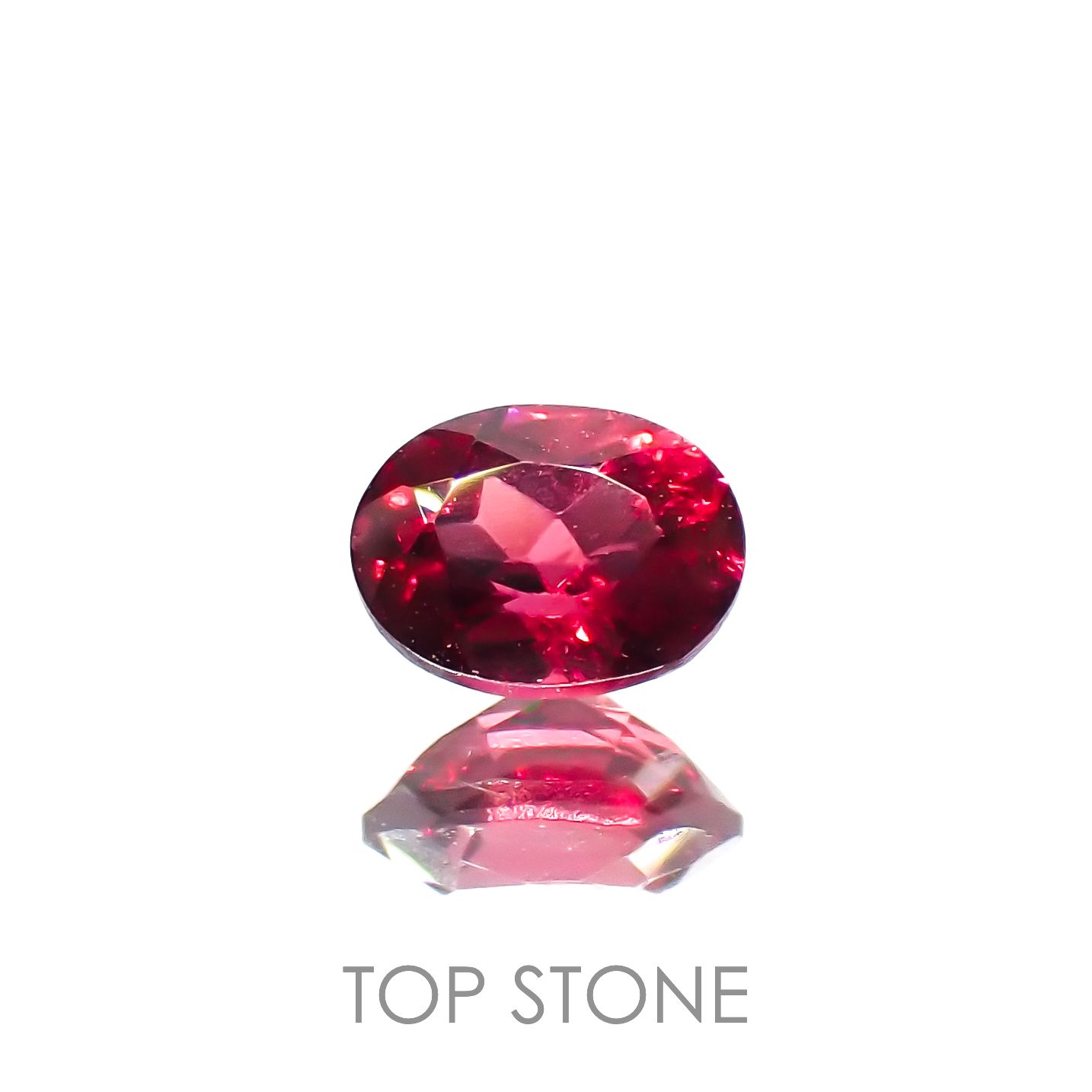 レッドスピネル ビルマ/マダガスカル産 0.19ct[230220554]3.9x2.9mm前後