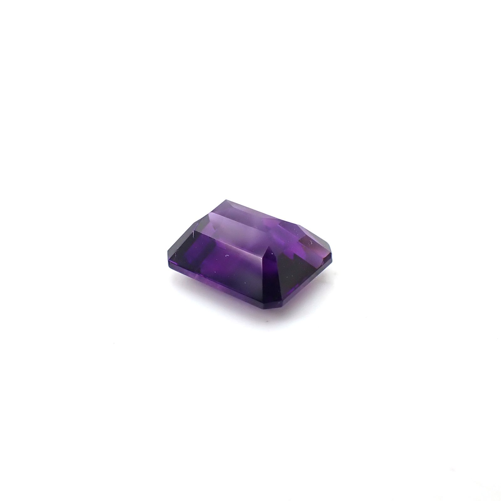 カラーシフトアメジスト ブラジル/ウルグアイ産 3.61ct / 10.3x8.2mm前後 [260131634]
