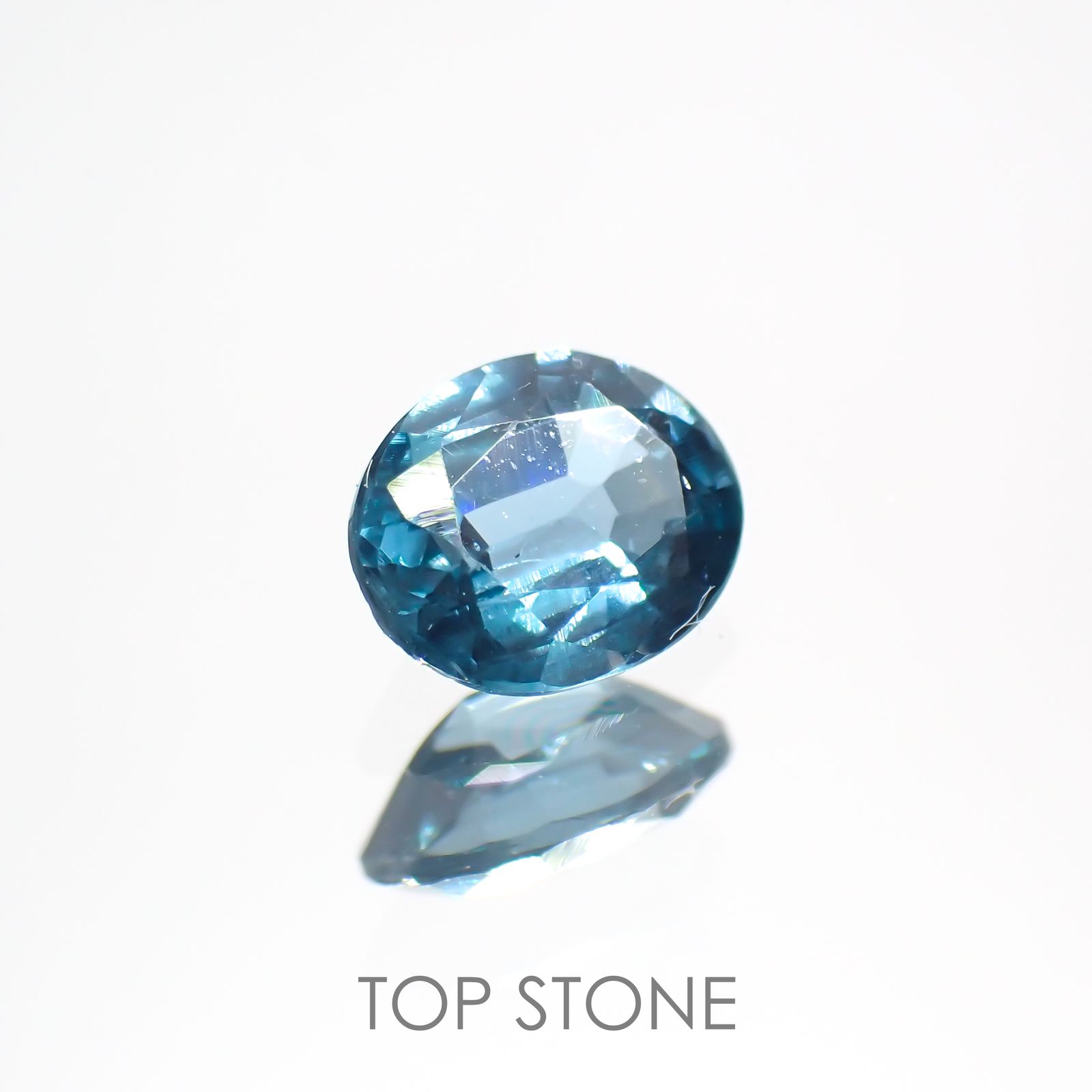 オーシャンブルーカイヤナイト(宝石名カイヤナイト) インド・オリッサ州産 0.40ct 識別済[210812357]5×4mm前後