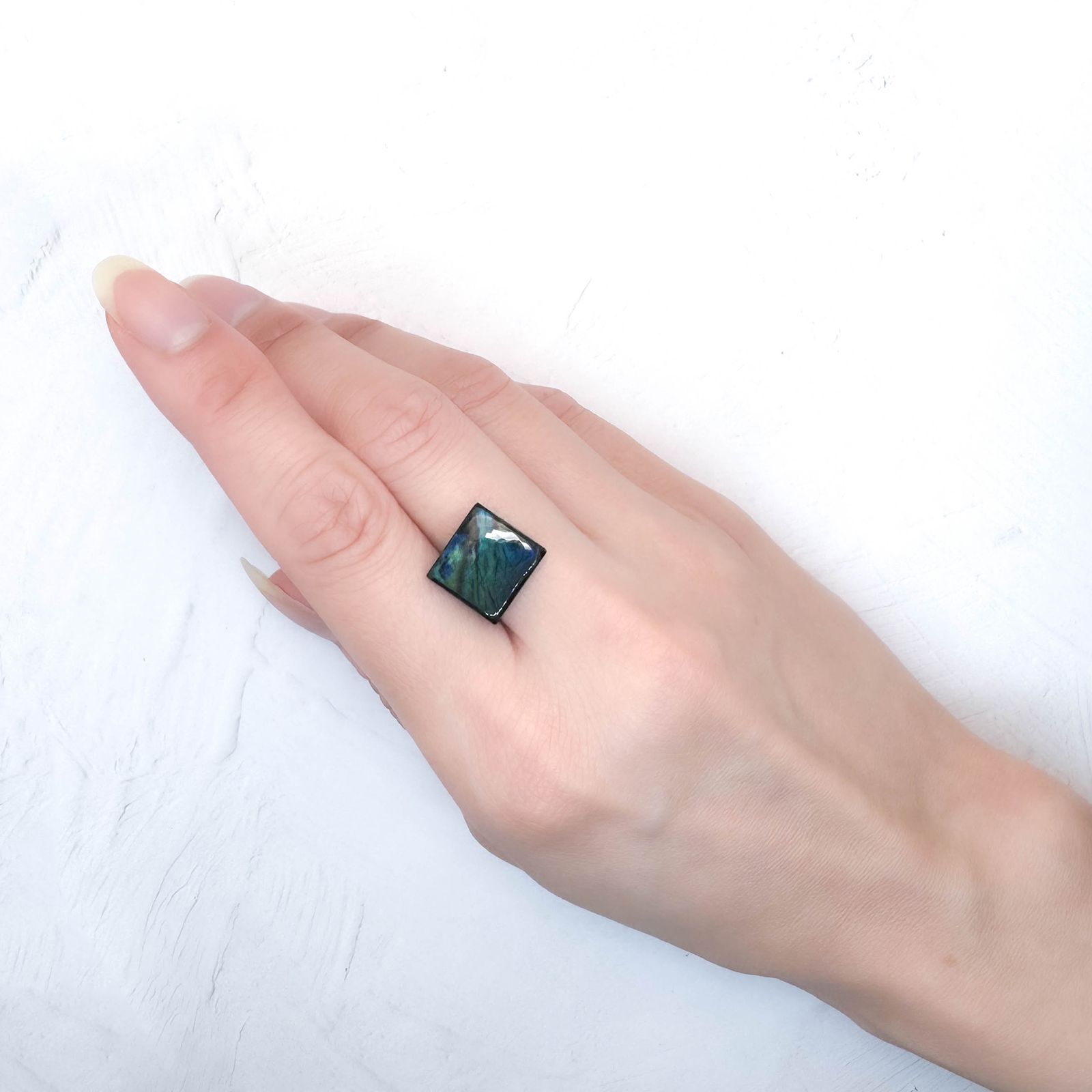 スペクトロライト フィンランド・ユレマ産 5.29ct / 12.3x11.7mm前後 [251031262]