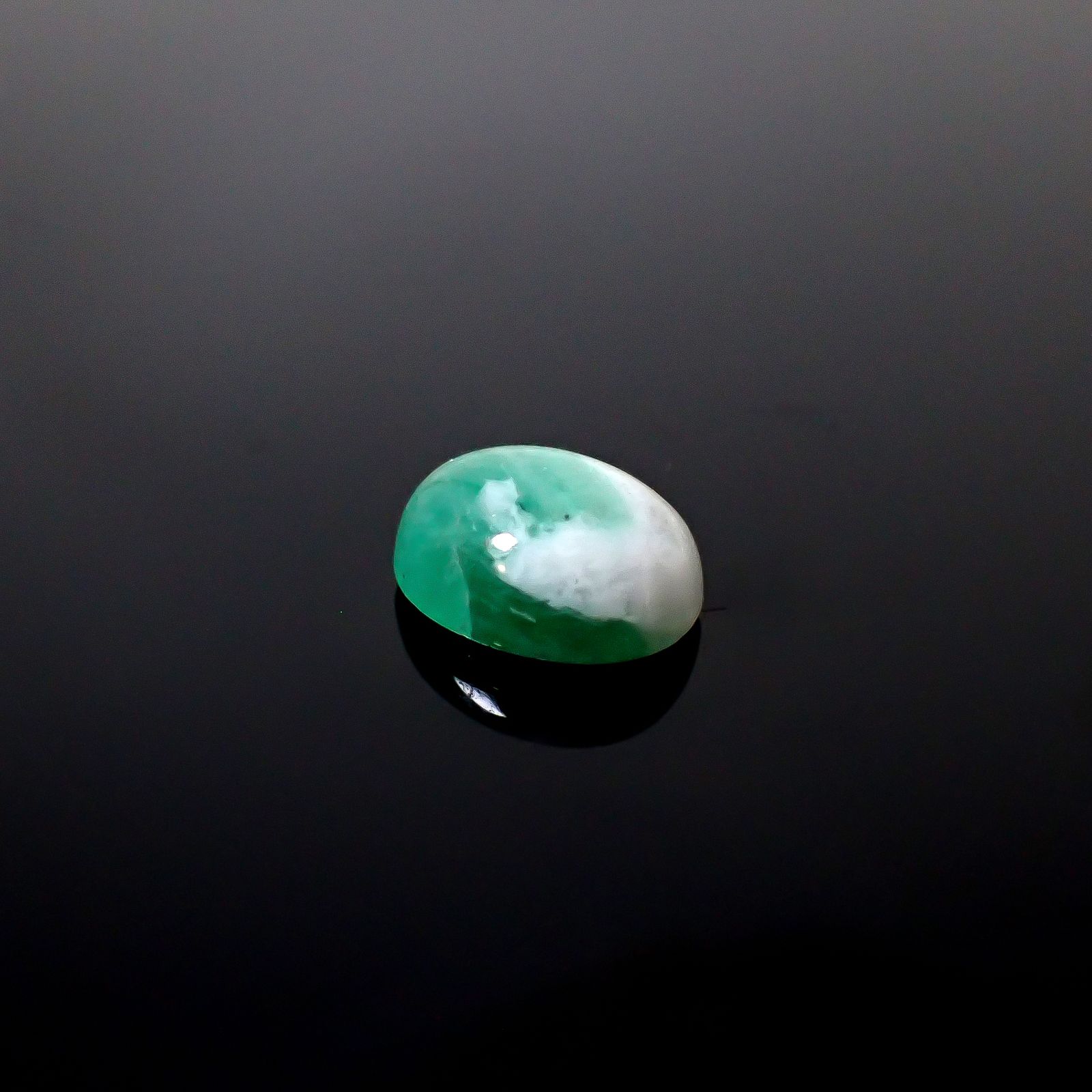 マトリックスエメラルド(エメラルドインクォーツ/フェルドスパー) ブラジル産 3.88ct [250430167]11.4x9mm前後