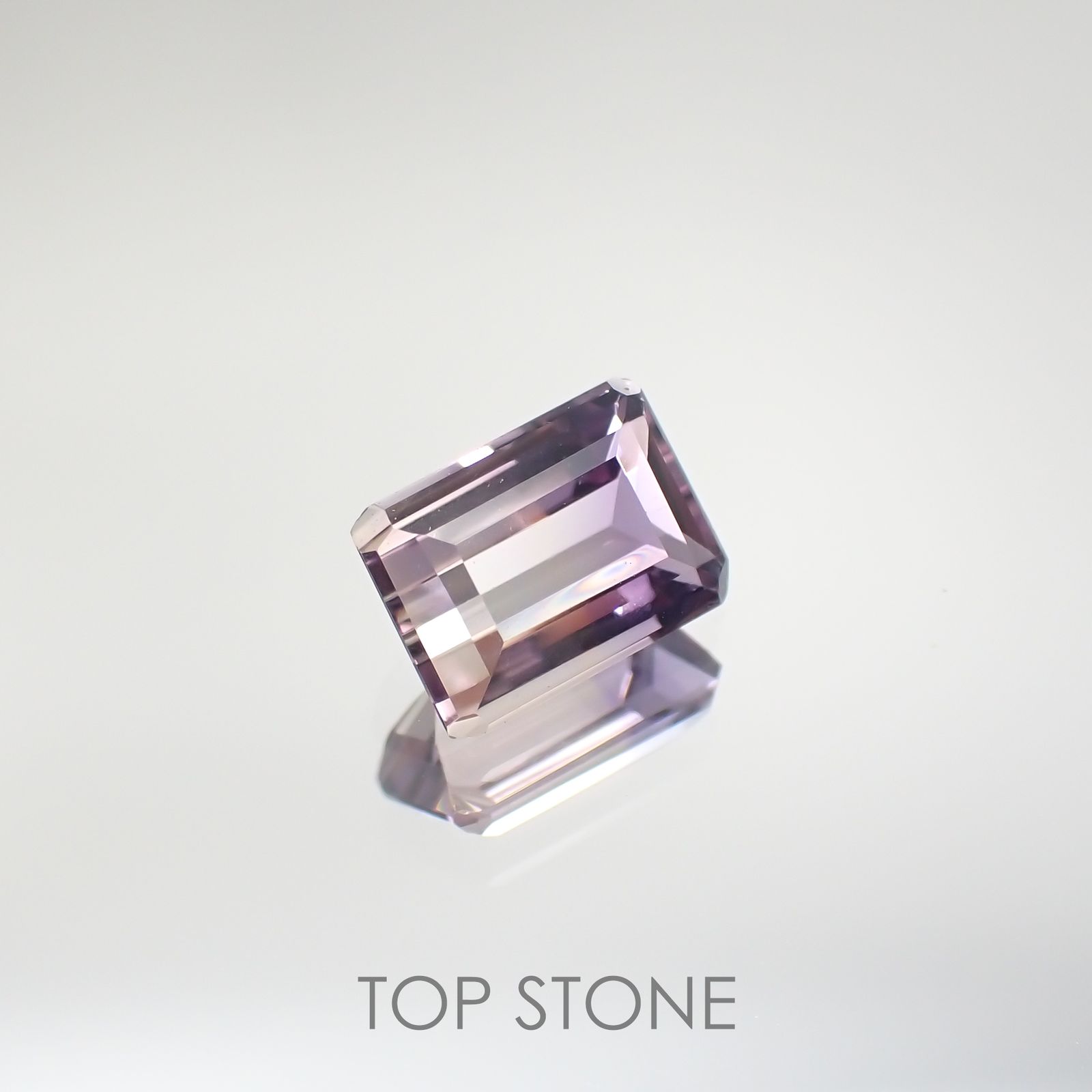 アワーグラスアメジスト(宝石名バイカラー・クォーツ) モロッコ産 1.11ct 識別済[210812320]7.2×5.2mm前後