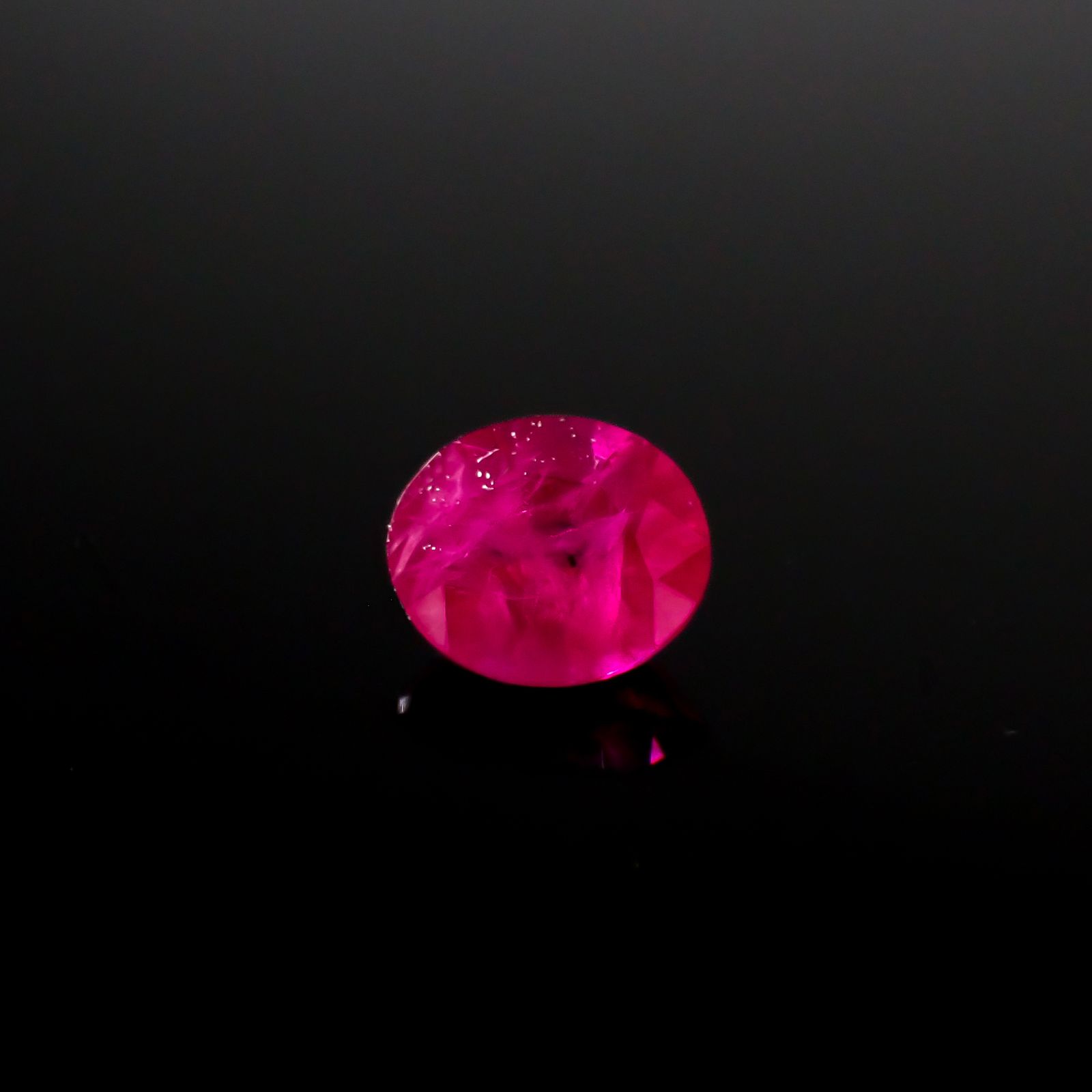 ルビー ビルマ/モザンビーク産 0.55ct [241029393]5.3x4.4mm前後