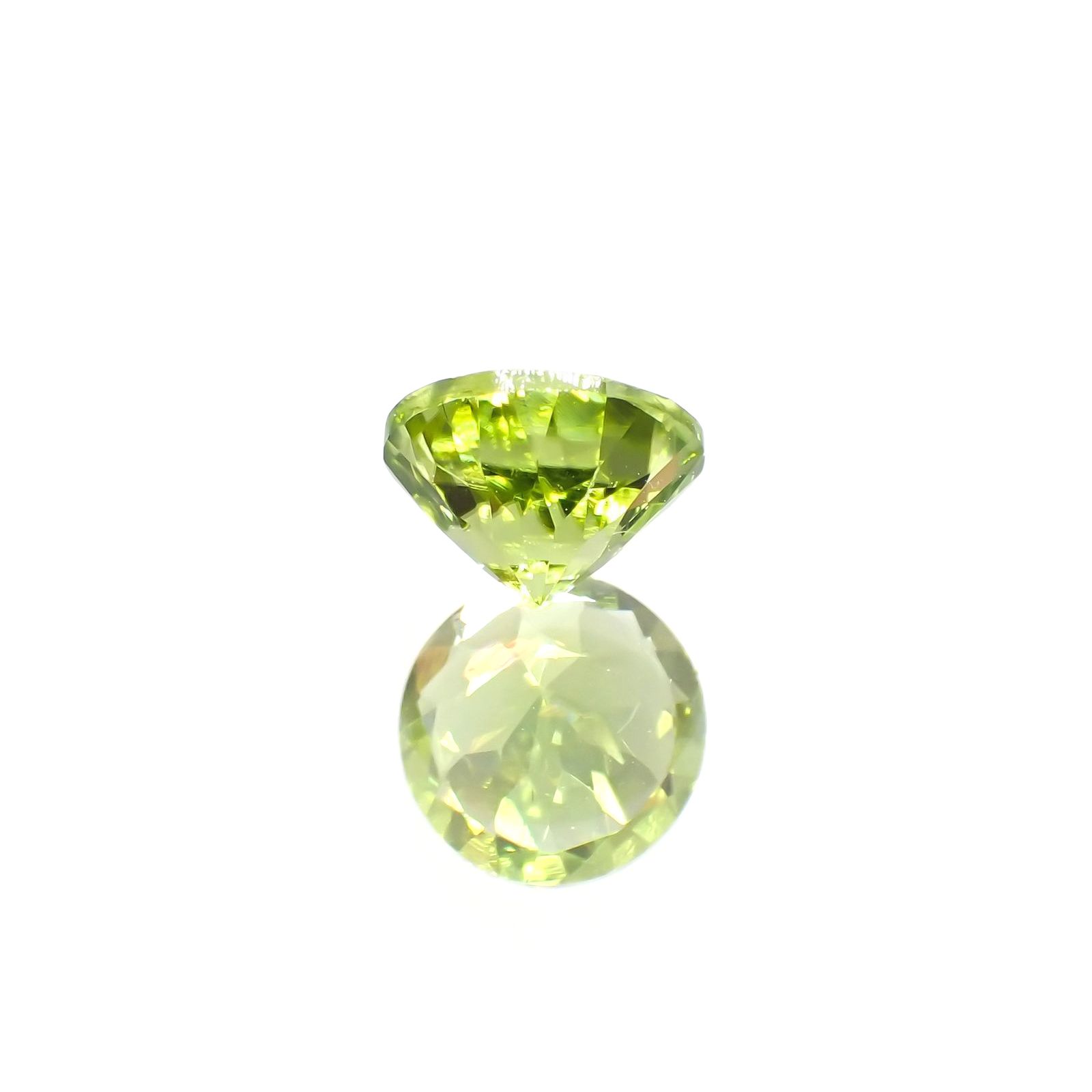 ペリドット(宝石名ペリドット) パキスタン産 識別済 1.11ct / 6.4x6.4mm前後 [210813071]
