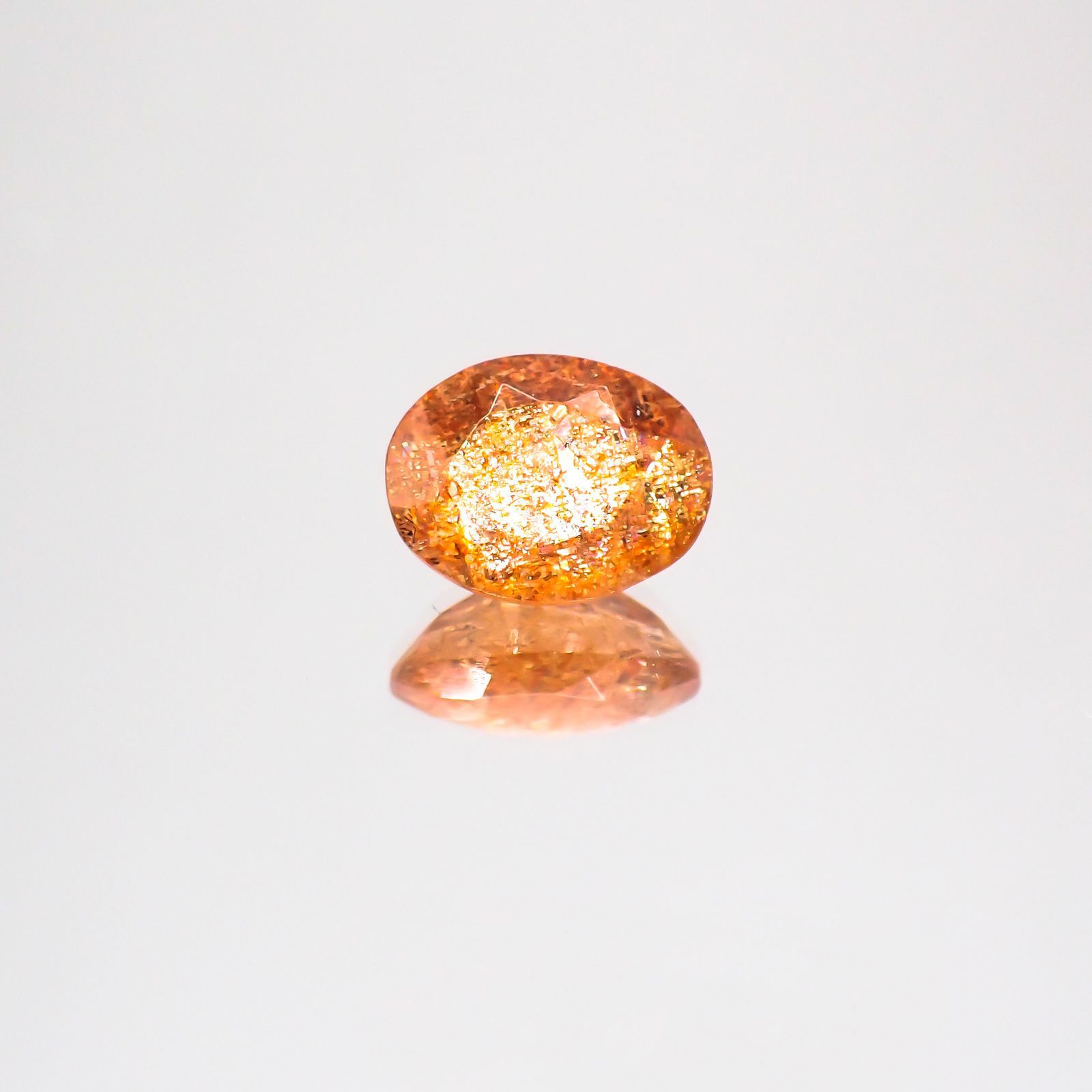 イリュージョンサンストーン(宝石名フェルドスパー) タンザニア産 1.66ct 識別済[210610871]8.9×6.9mm前後