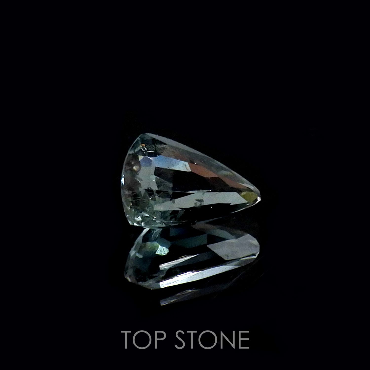 サファリン(宝石名サファリン) スリランカ産 0.28ct 識別済[210712159]5×3.7mm前後