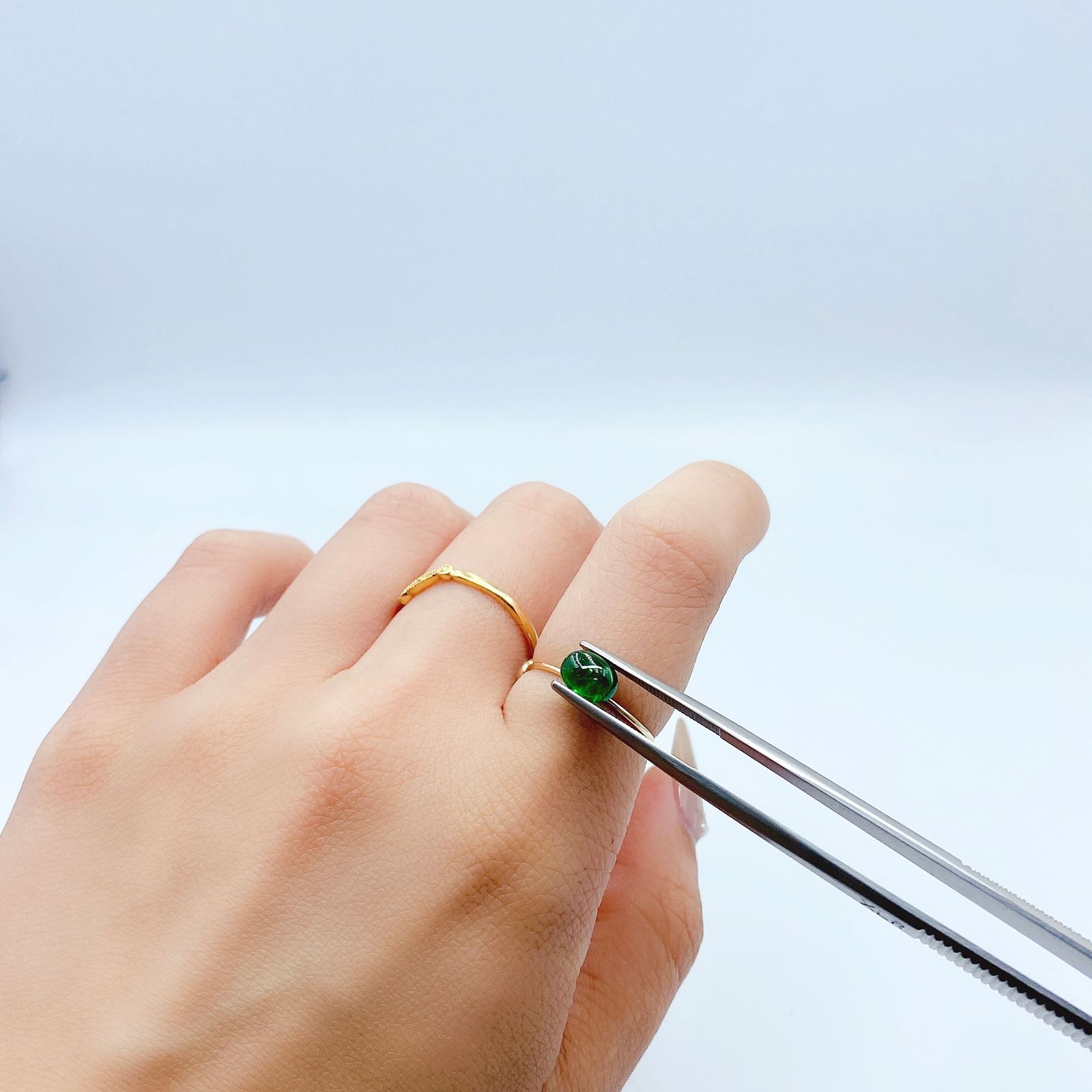 ツァボライト(宝石名グリーン グロッシュラー・ガーネット)タンザニア産 1.06ct 識別済[220717140]7.1x5.2mm前後