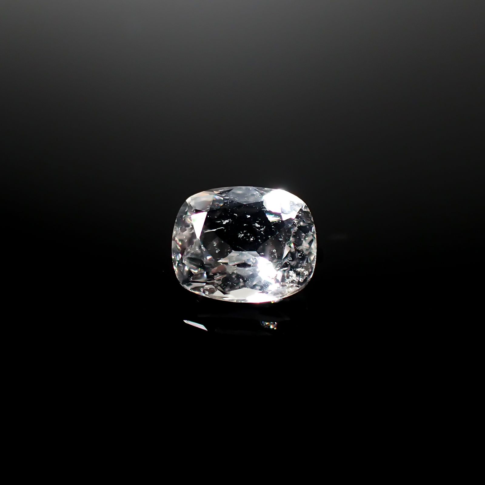 テネブレッセンススキャポライト アフガニスタン産 0.65ct[240928921]6.3x5.2mm前後