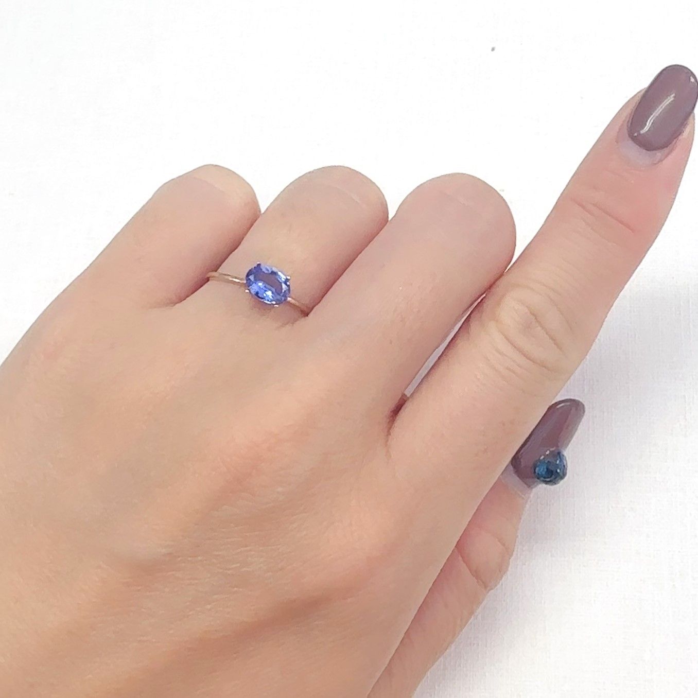 タンザナイト(宝石名タンザナイト)タンザニア産 0.72ct 識別済[240628339]6.9x5mm前後